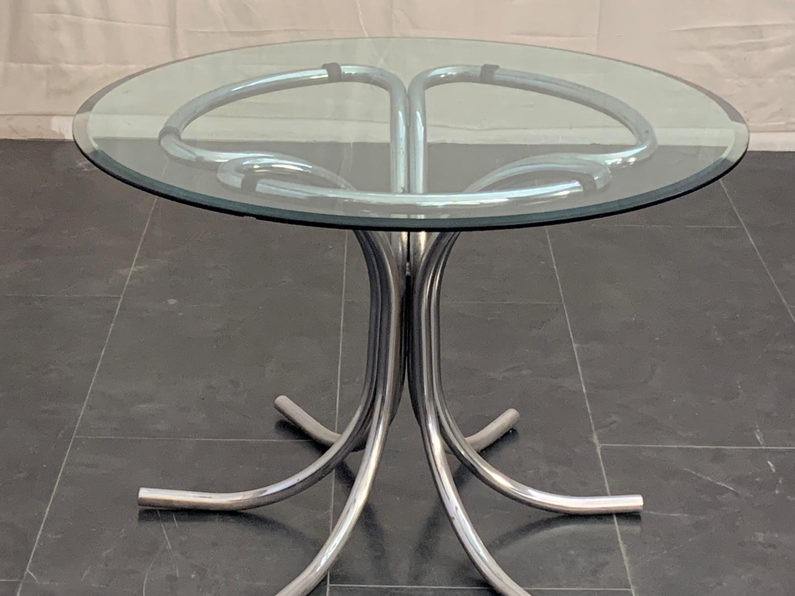 Table with tubular steel base and circular glass top, 1960s.
Circular glass top missing
Packaging with bubble wrap and cardboard boxes is included. If the wooden packaging is needed (fumigated crates or boxes) for US and International Shipping, it's
