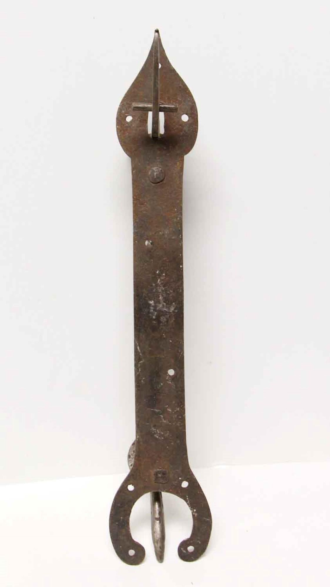 Tirador de puerta de acero Arts & Crafts con pestillo de pulgar siglo XX en venta