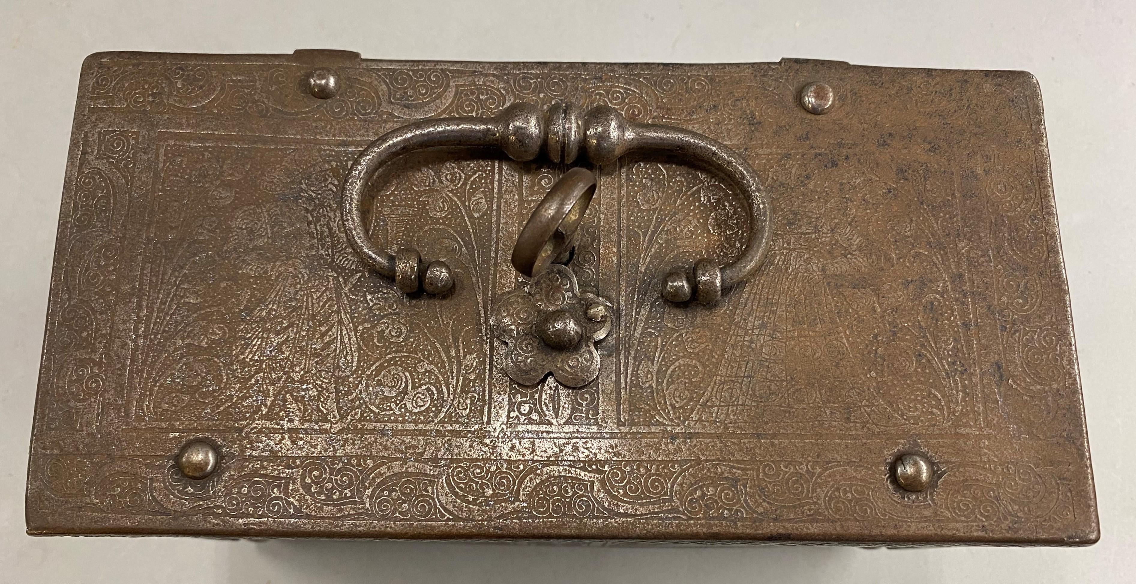 Stahlgravierte Nürnberger Sparbüchse oder Geldkassette um 1600 (Anfang des 17. Jahrhunderts) im Angebot