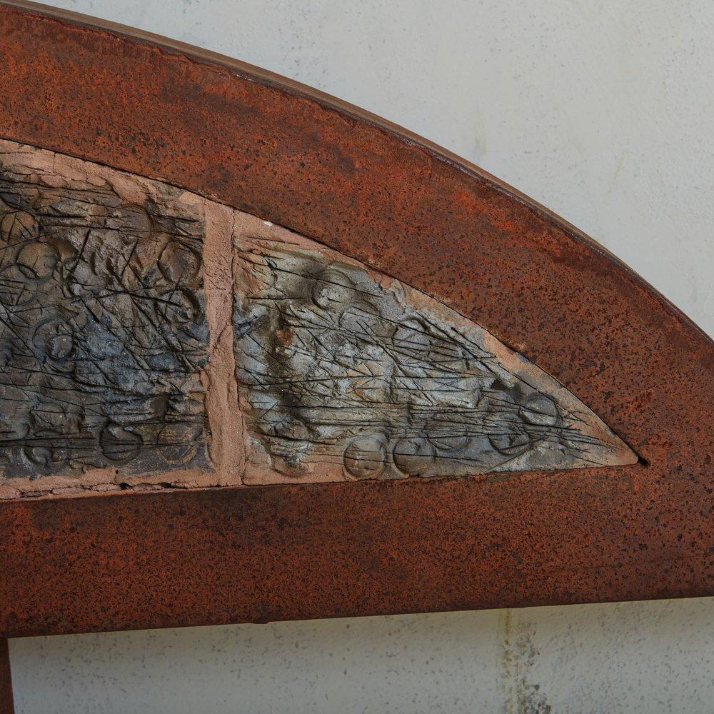 Stahl + geätzte Keramik-Wandskulptur, 20. Jahrhundert im Angebot 5