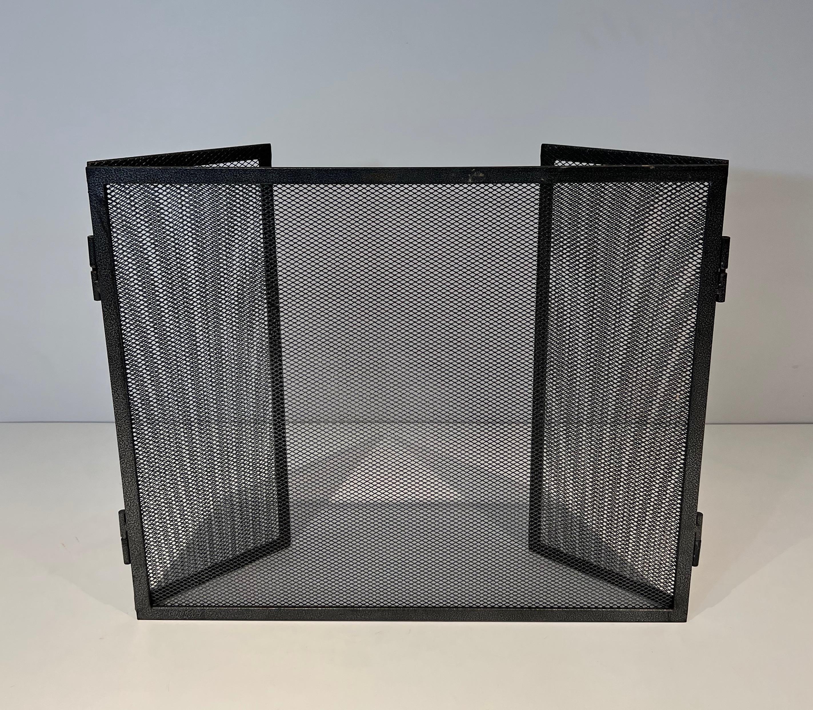 Steel Fireplace Screen. French. Circa 1970 In Good Condition For Sale In Marcq-en-Barœul, Hauts-de-France
