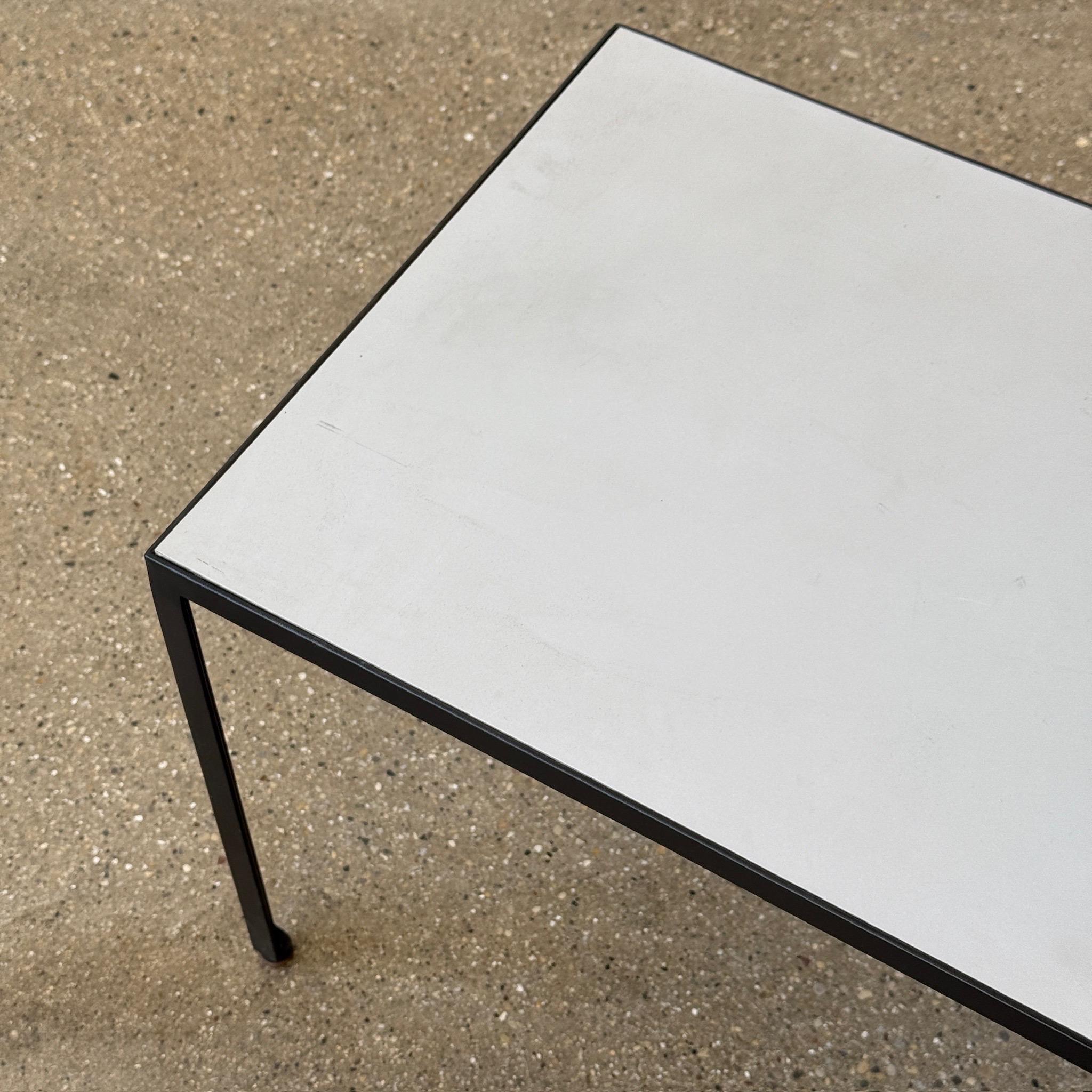 Mid-Century Modern Table basse à cadre en acier de George Nelson pour Herman Miller en vente