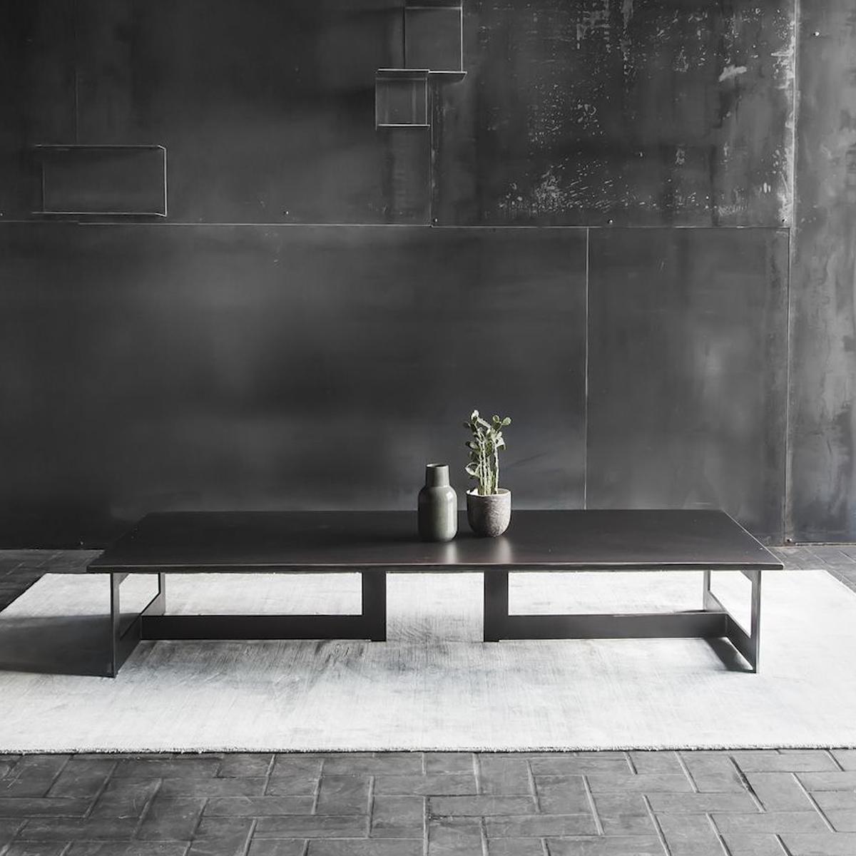 Coffee table steel framed with all 
structure handcrafted in raw dark steel
in dark finish. Available in dark used finish.
Available in:
L 150 x D 1 00 x H 35cm, price: 3900,00€
L 125 x D 125 x H 35cm, price: 4150,00€
Custom made available on