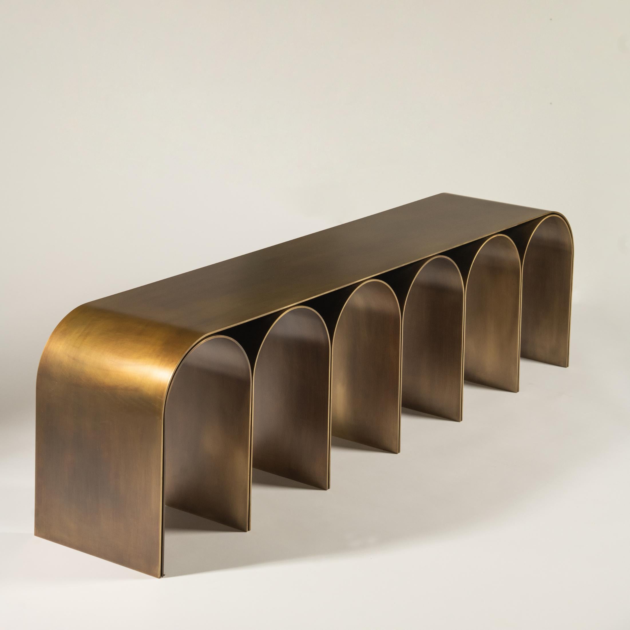 Banc en forme d'arc en acier doré de Pietro Franceschini en vente 12