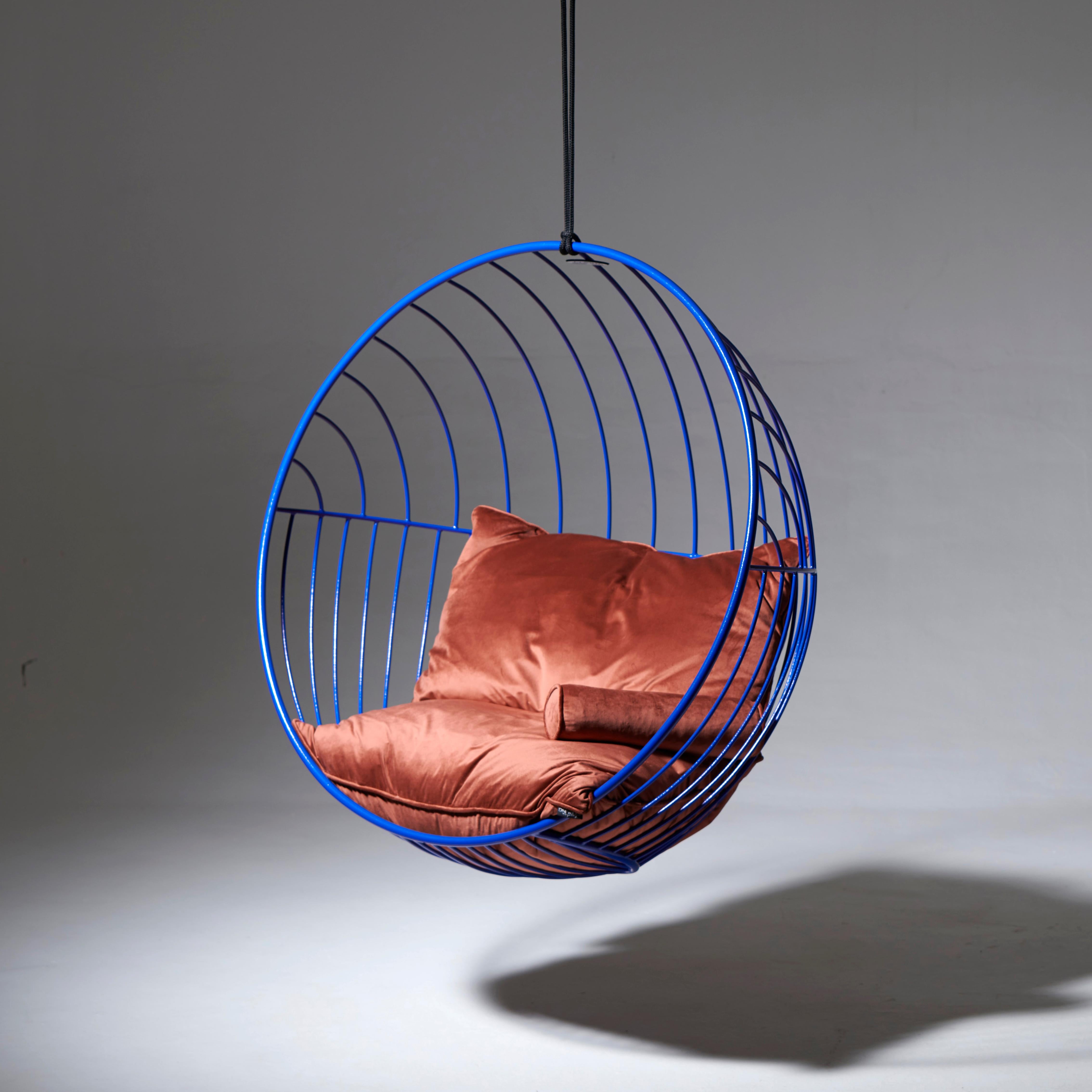 Steel Hanging Lounge Chair for Indoor or Outdoor In New Condition In Johannesburg, ZA