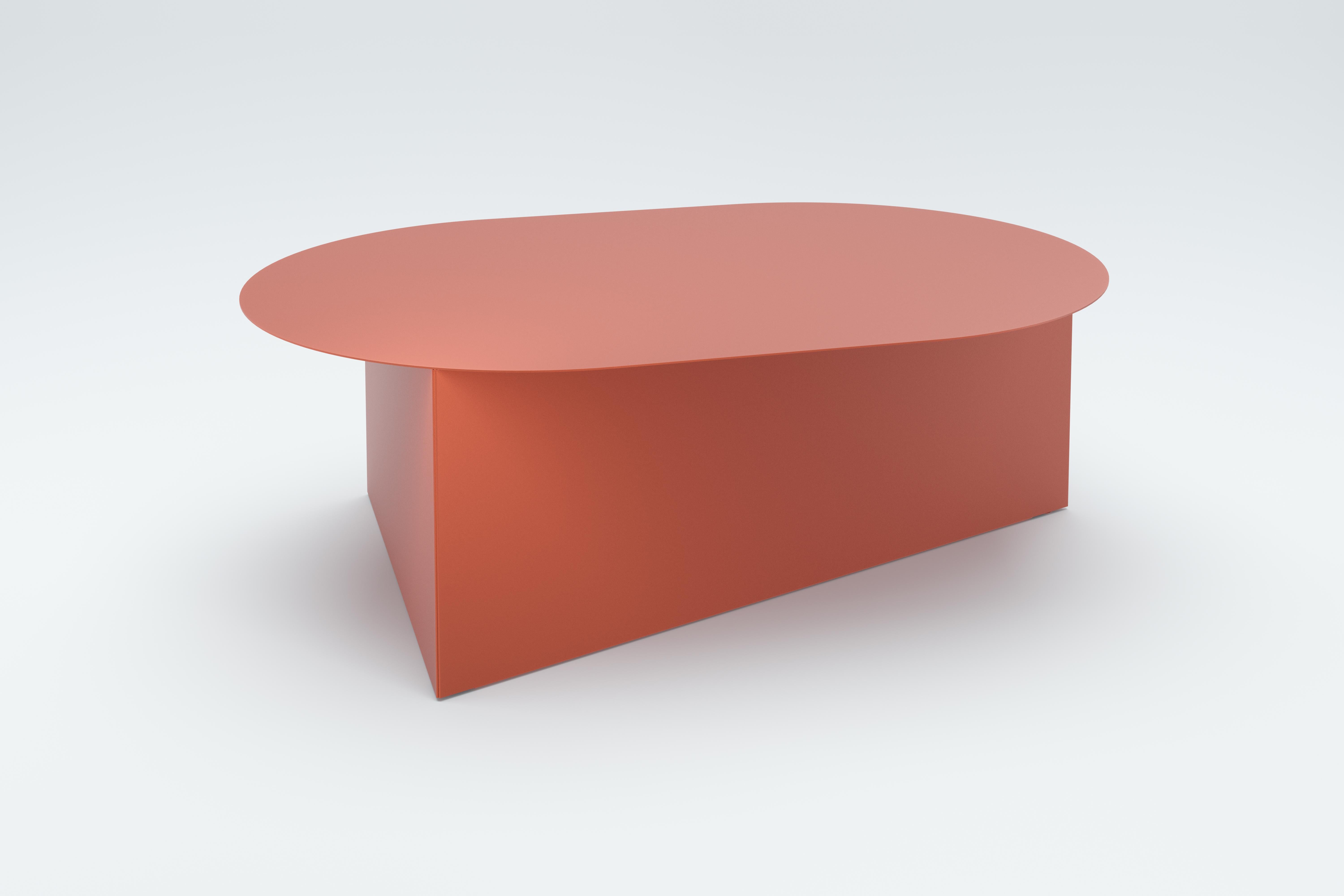 Steel oblong prisma 105 coffe table by Sebastian Scherer
Dimensions: D 105 x W 70x H 35 cm
Materials: steel.
Weight: 19.6 kg.
Also available: steel (matt): snow white / light sand / sun yellow / clay orange / rust red / navy blue / graphite grey