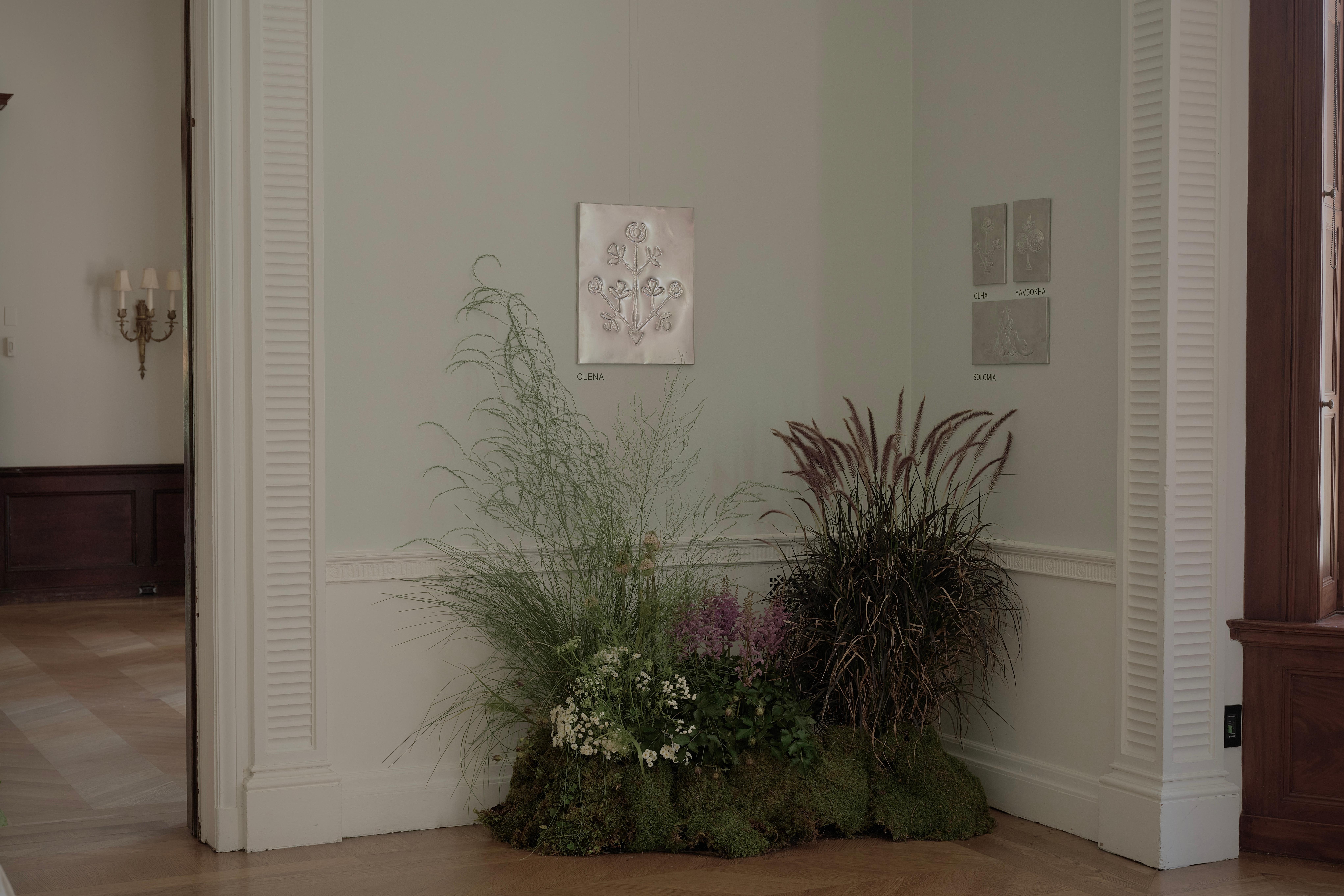 Each panel is handmade in the artist’s studio, available in several sizes (S, M, L) and can be displayed individually or as part of a composition.

DREVO by Victoria Yakusha is a series of hand-etched stainless-steel panels inspired by traditional