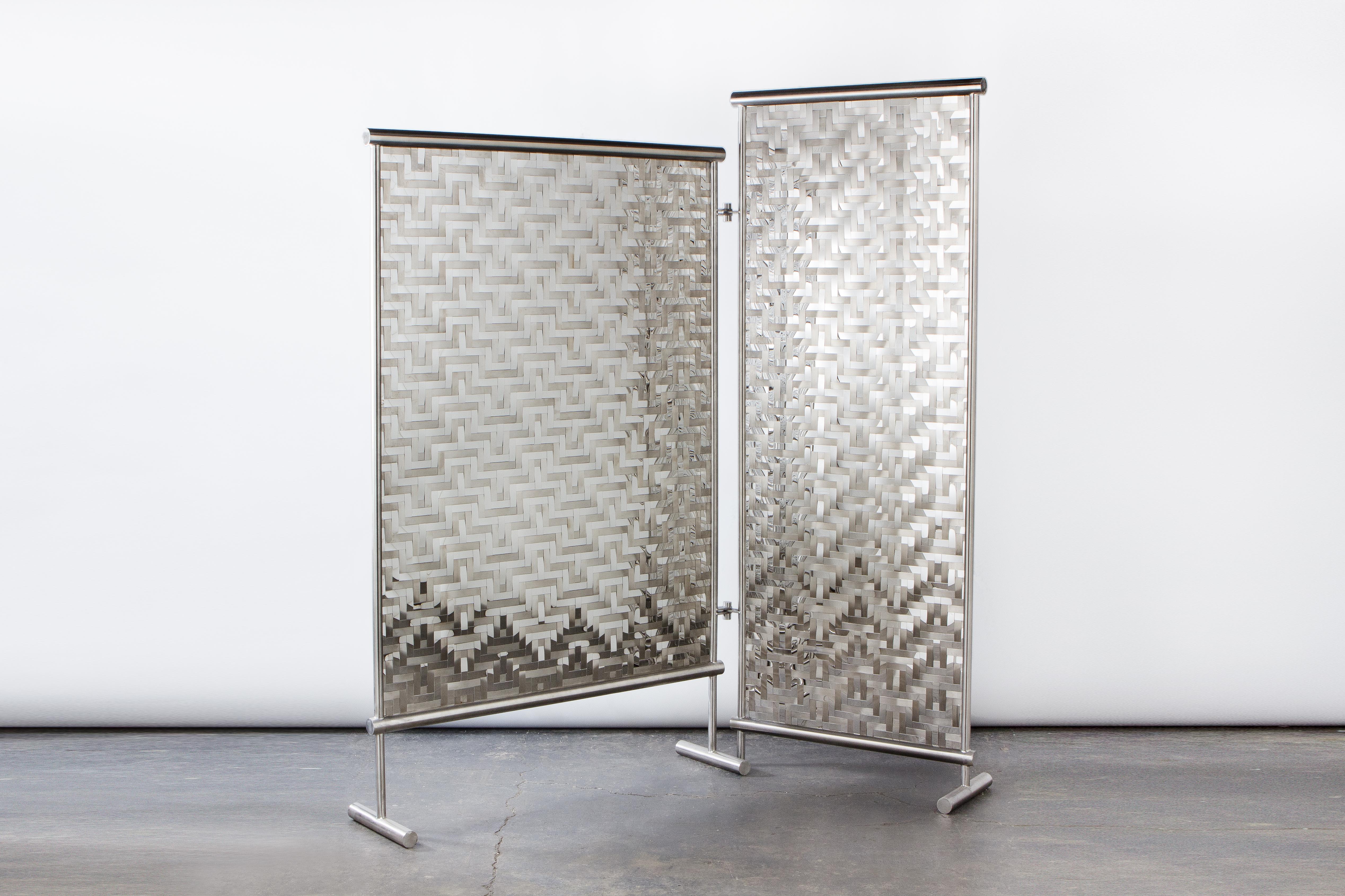 Steel screen by Michael Gittings
One of a kind
Dimensions: D 30 x W 180 x H 200 cm
Materials: Mirror polished stainless steel, stainless steel, mirror finish.
About the screen: It has the silver on one side and the blue on the other.

Michael