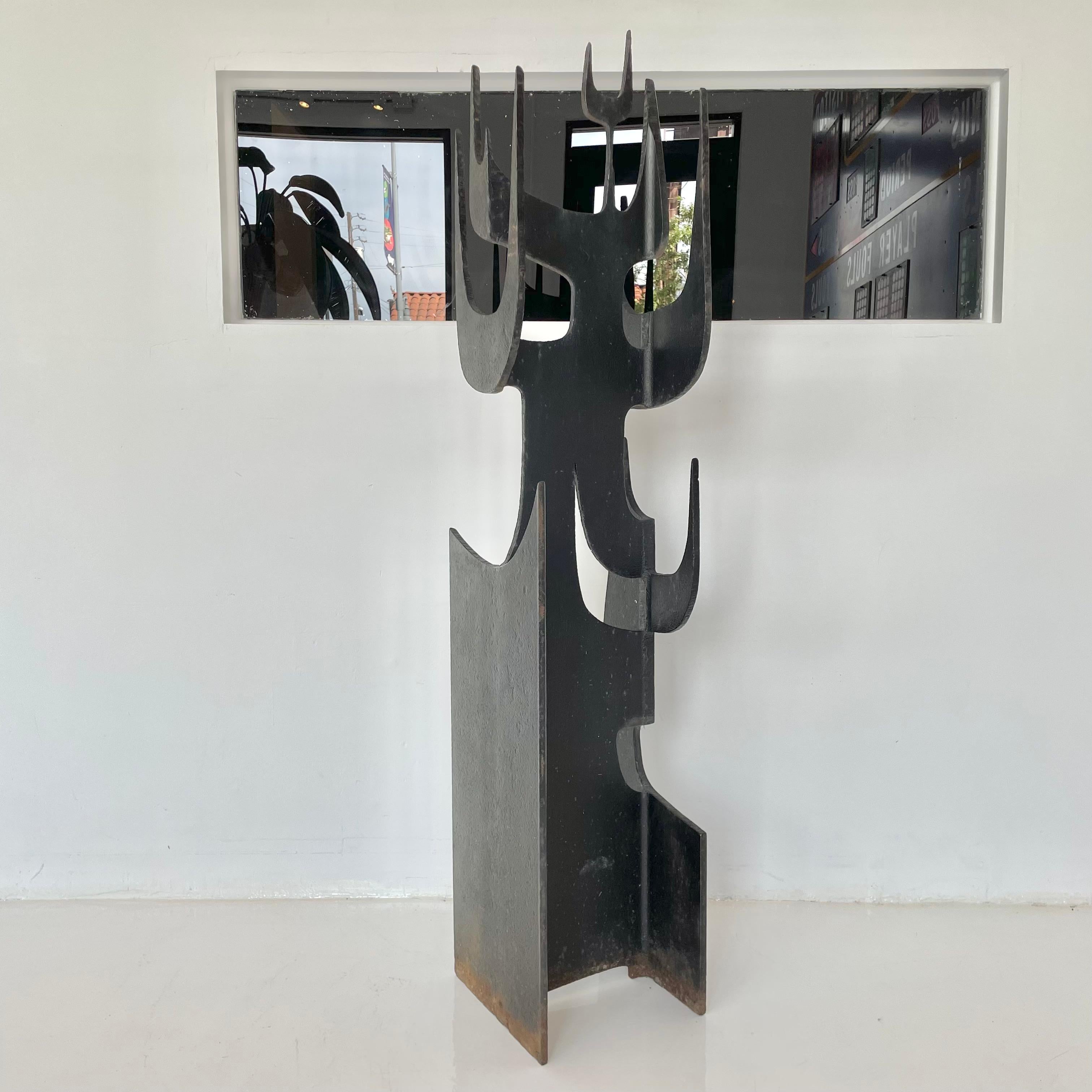 Steel Sculpture in the Style of Alexander Calder For Sale 7