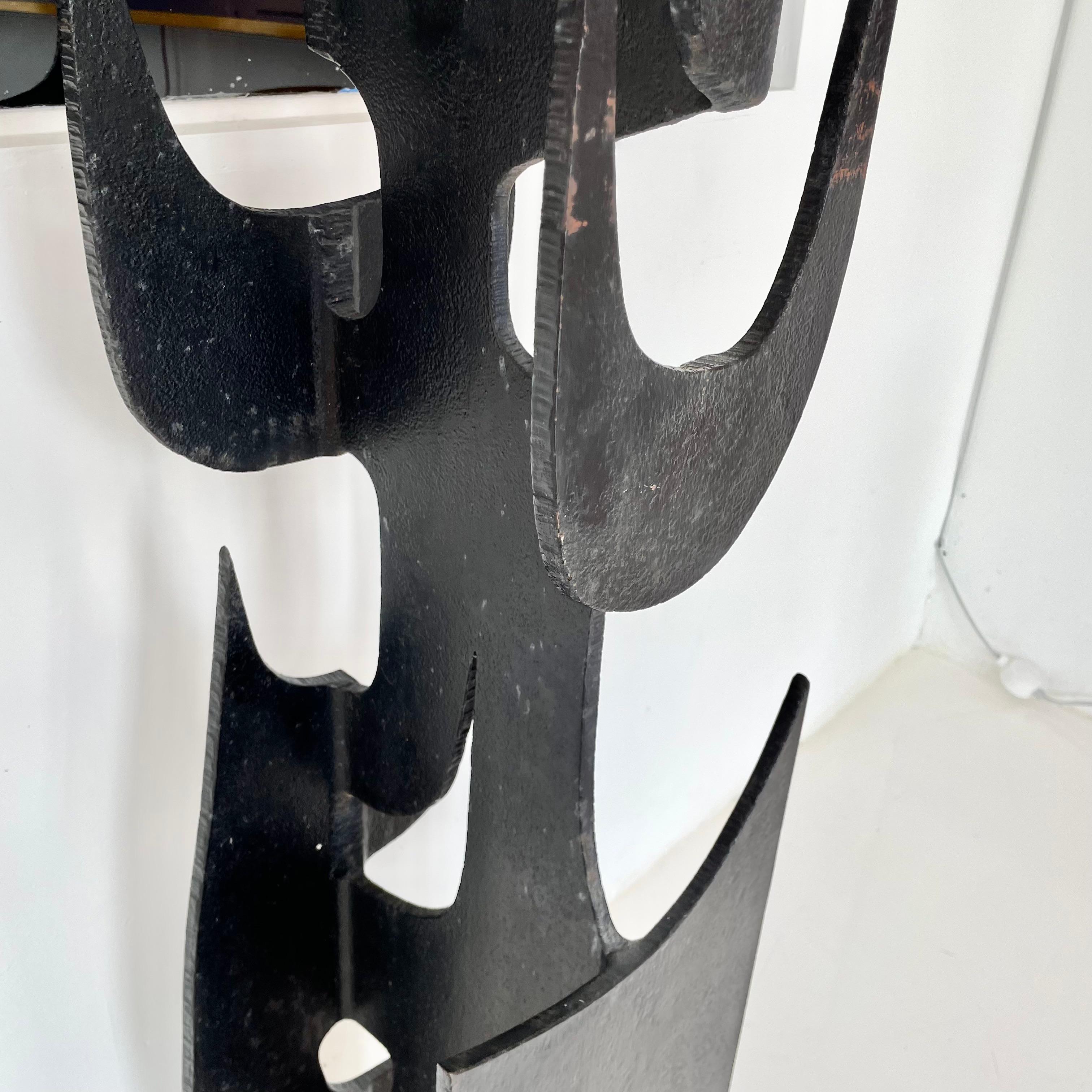 Steel Sculpture in the Style of Alexander Calder For Sale 3