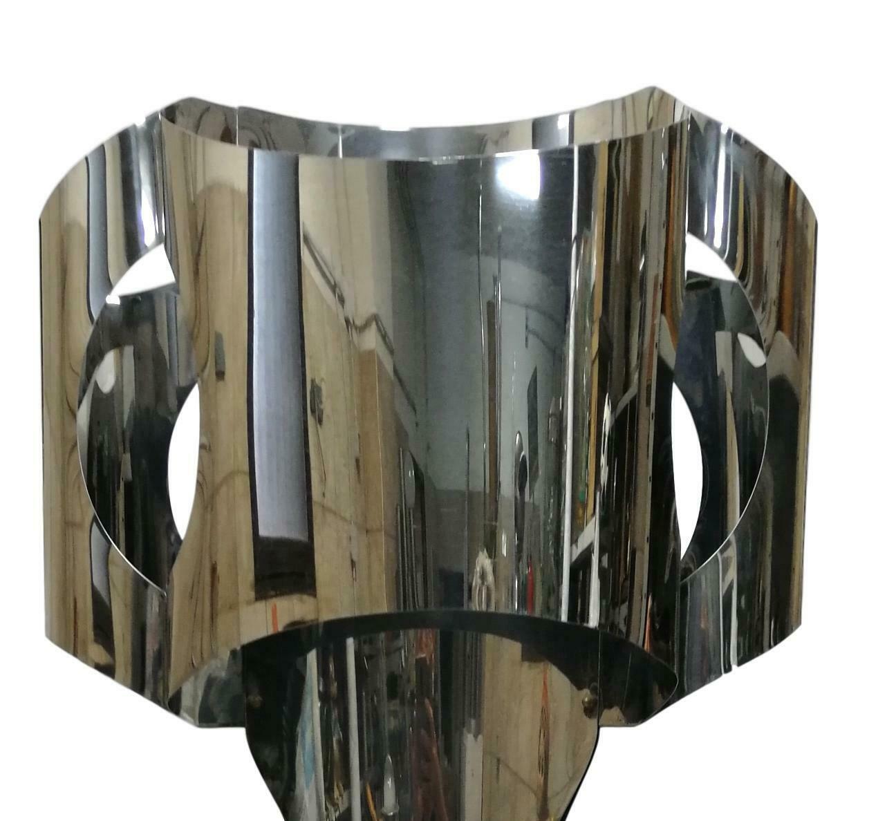Steel Sculptured Floor Lamp Design Francois Monnet, 1970s In Good Condition For Sale In taranto, IT