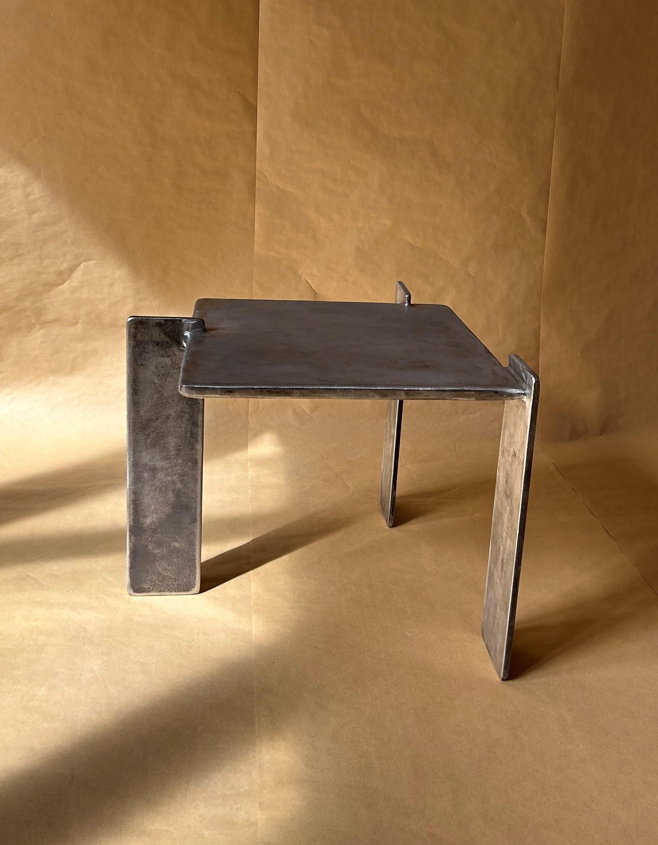 Industriale Steele, tavolo laterale in acciaio in vendita