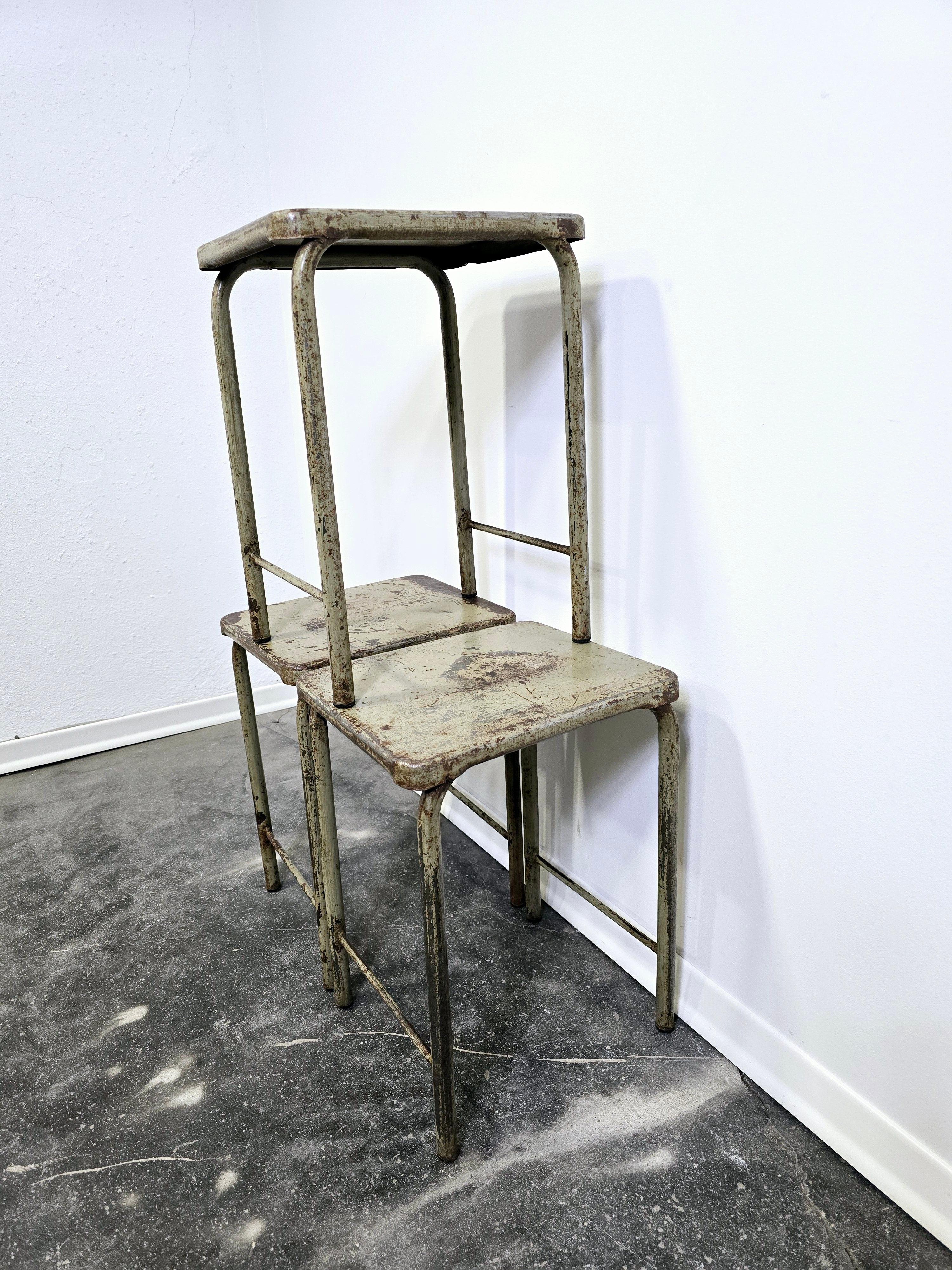 Taburetes de acero años 50 Industrial en venta