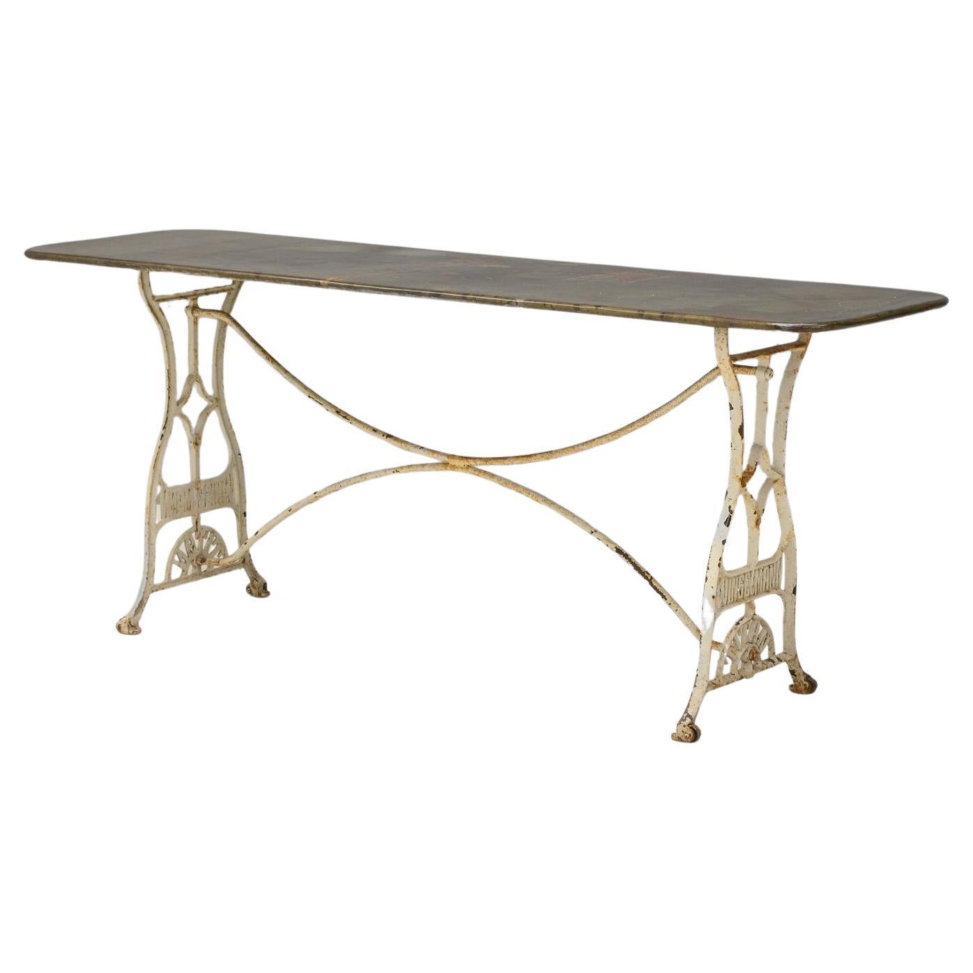 Table de jardin à plateau en acier en vente