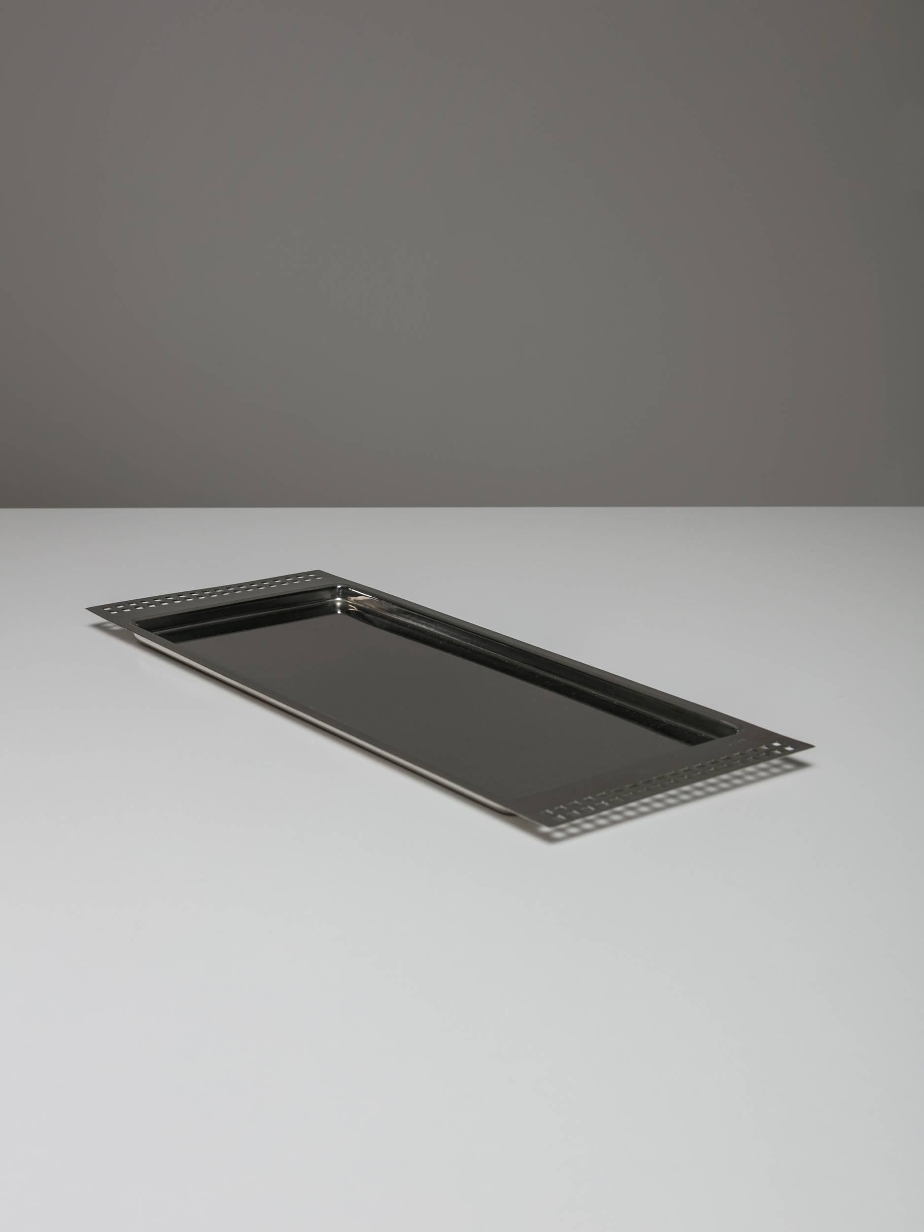 Steel tray by Vittorio Gregotti for Cleto Munari.
Vienna secession decoration for this remarkable piece.
