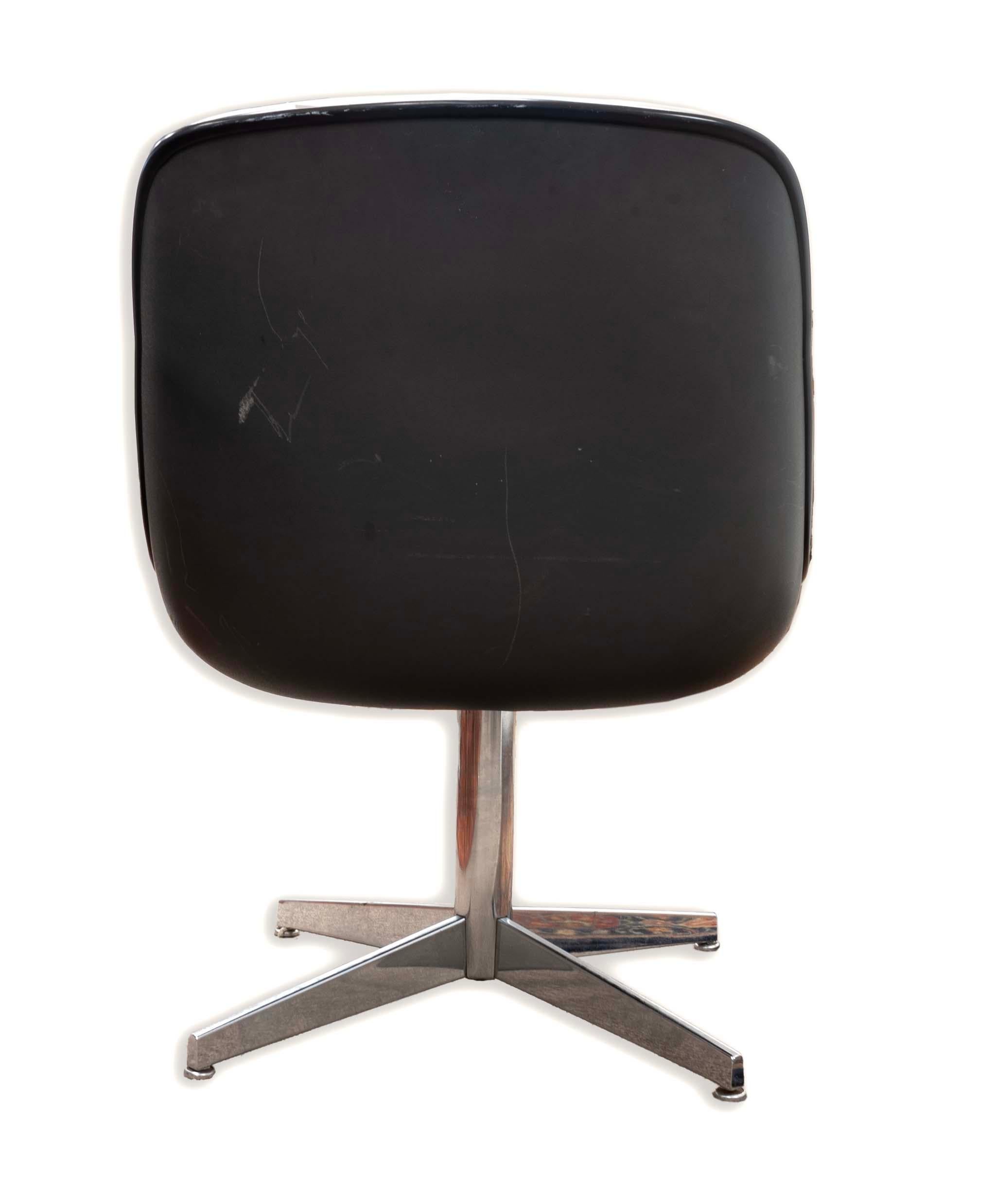 Steelcase 1960s Office Armchair #451 Dove Grey Mid Century Modern In Good Condition For Sale In Keego Harbor, MI