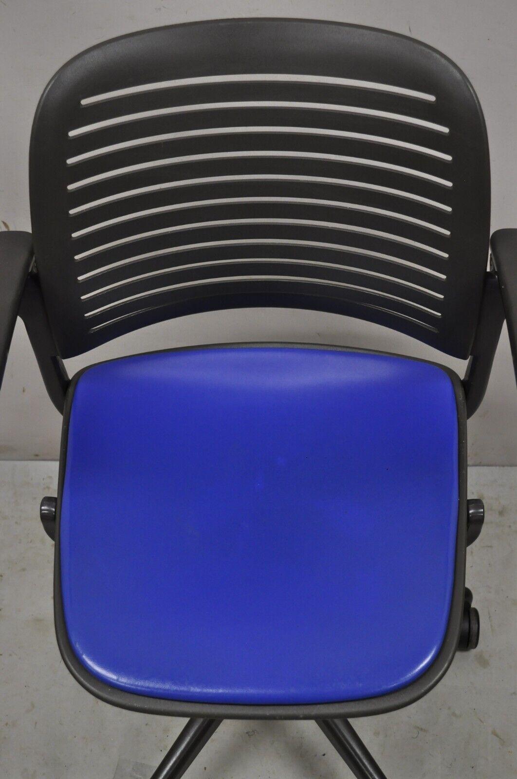 Steelcase 487 Cachet Bürodrehstuhl mit blauem Sitz im Angebot 5