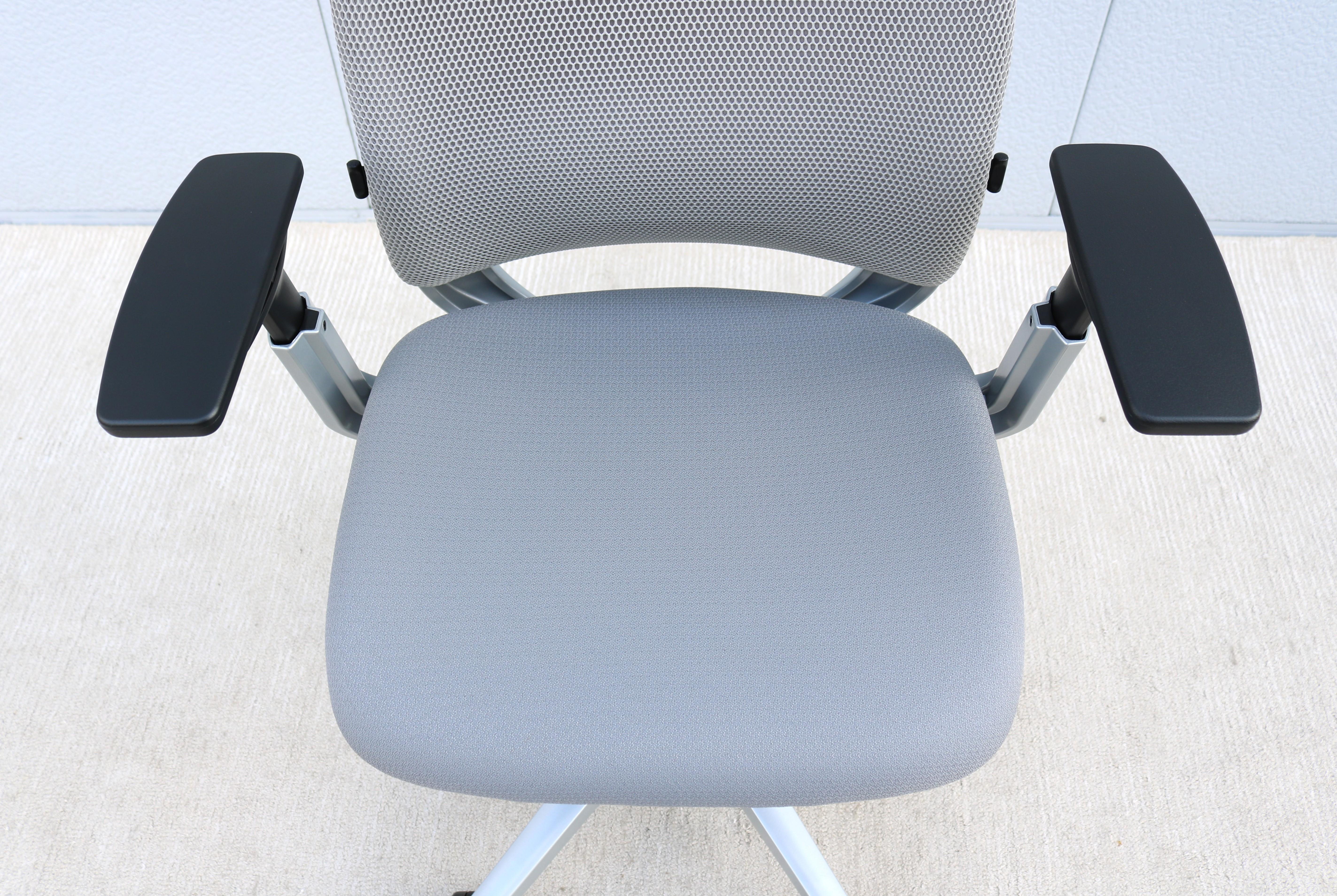 Steelcase Amia Executive Ergonomic Adjustable Office Chair Grey Fabric Brand New 7