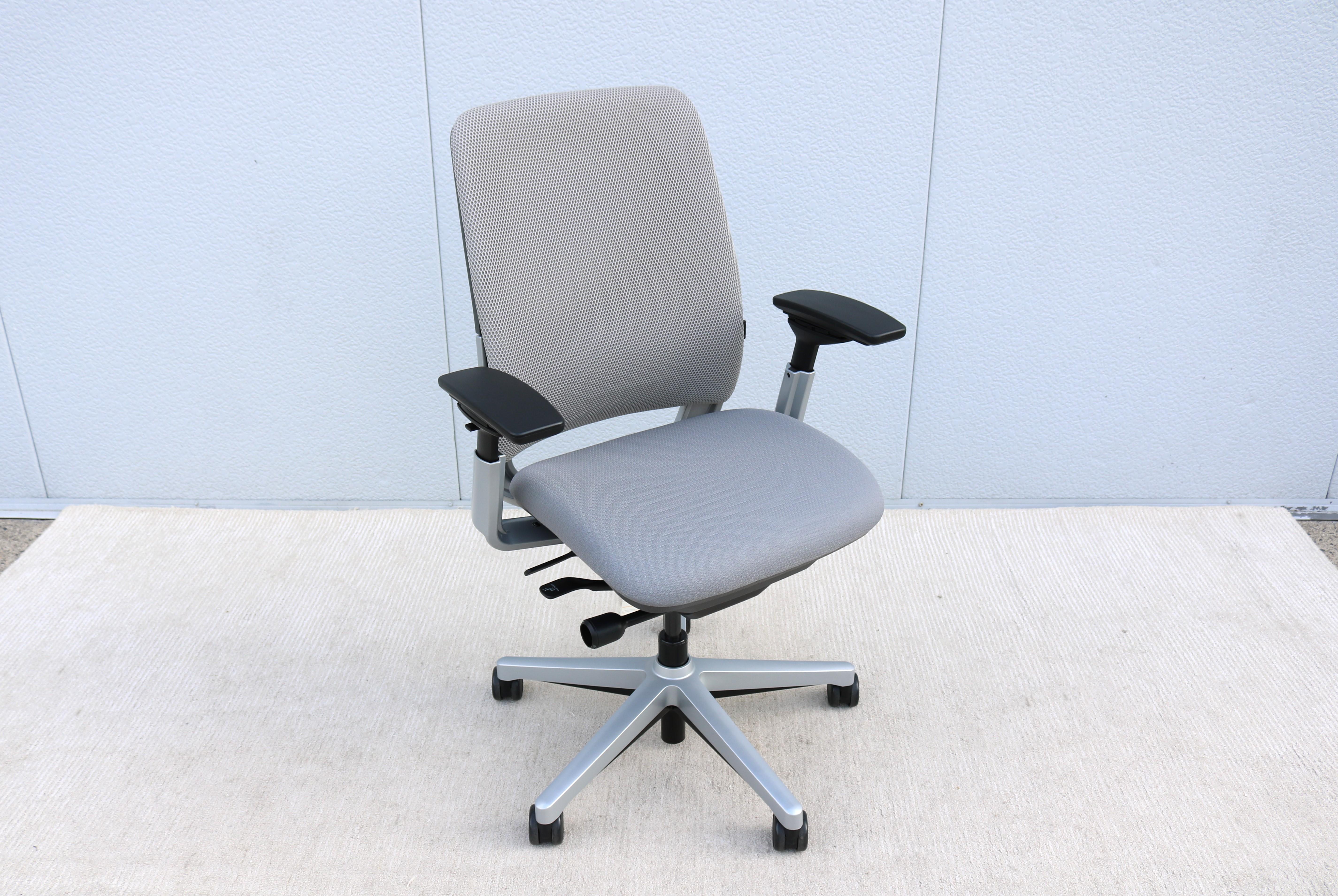 Modern Steelcase Amia Executive Ergonomic Adjustable Office Chair Grey Fabric Brand New