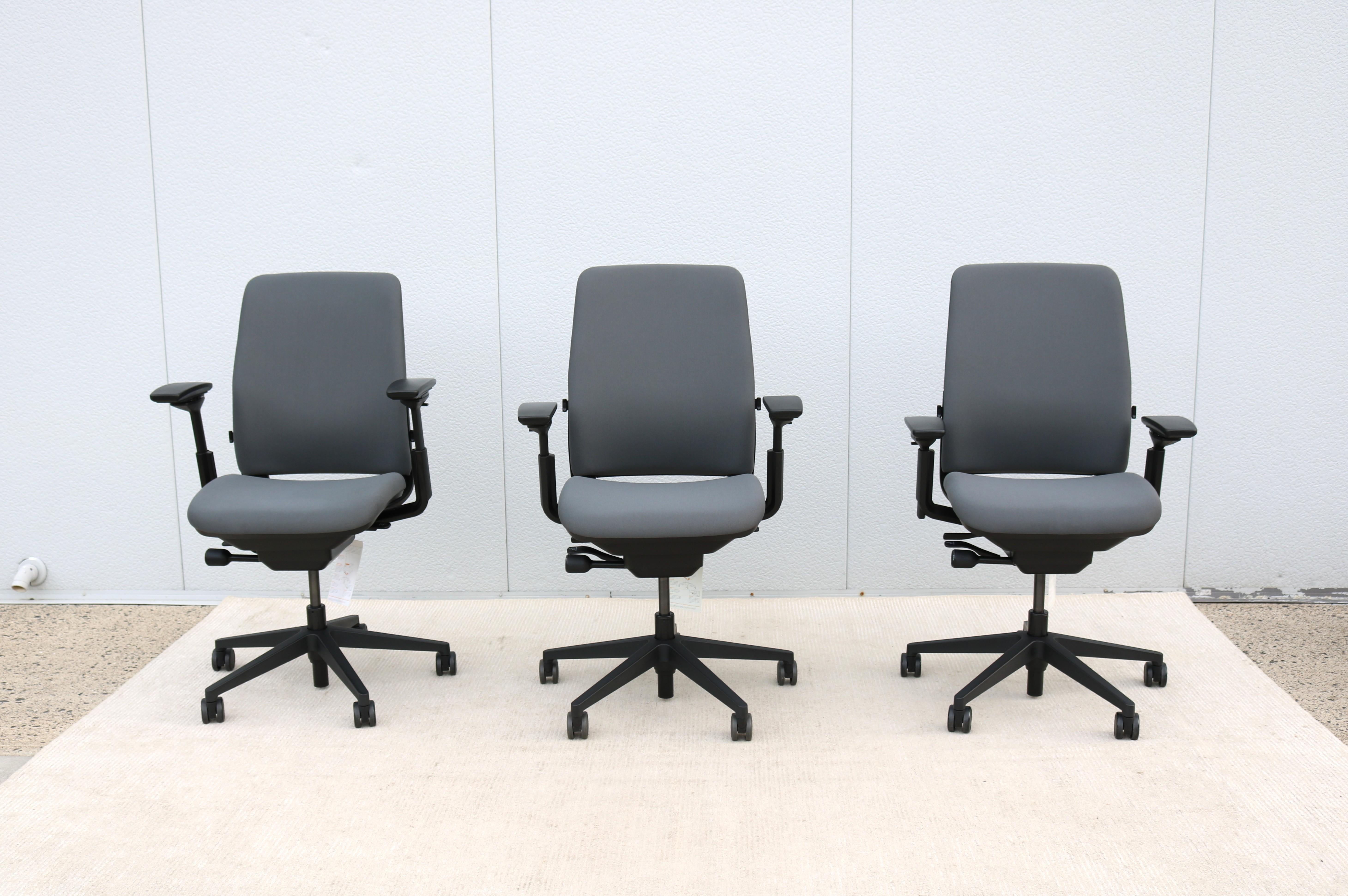 Steelcase Amia Executive Ergonomic Gray Office Chair Fully Adjustable, Brand New For Sale 3