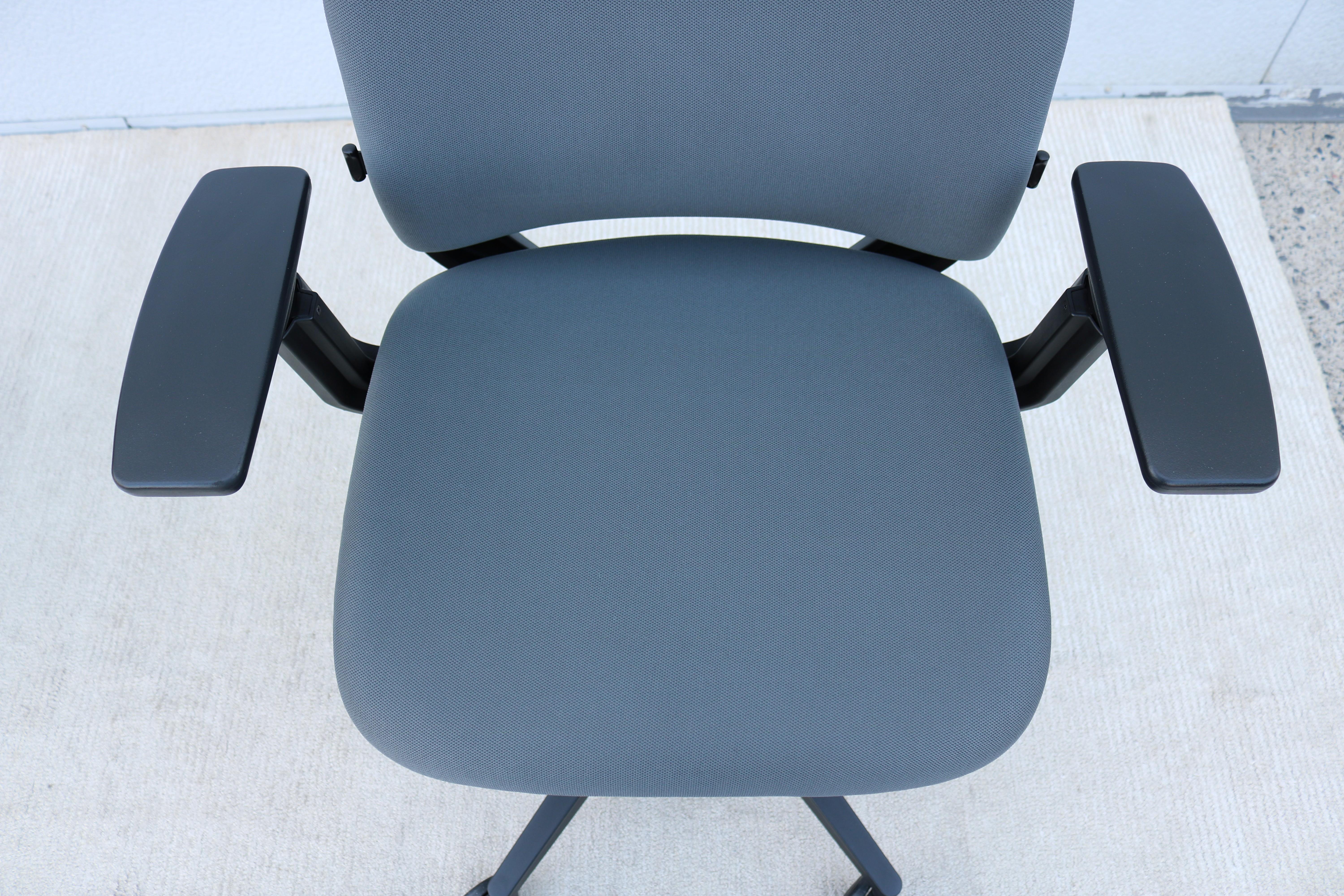 Steelcase Amia Executive Ergonomischer Bürostuhl voll verstellbar in grauem Stoff im Angebot 9