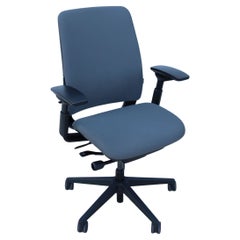 Chaise de bureau ergonomique Amia Executive entièrement réglable en tissu gris Steelcase