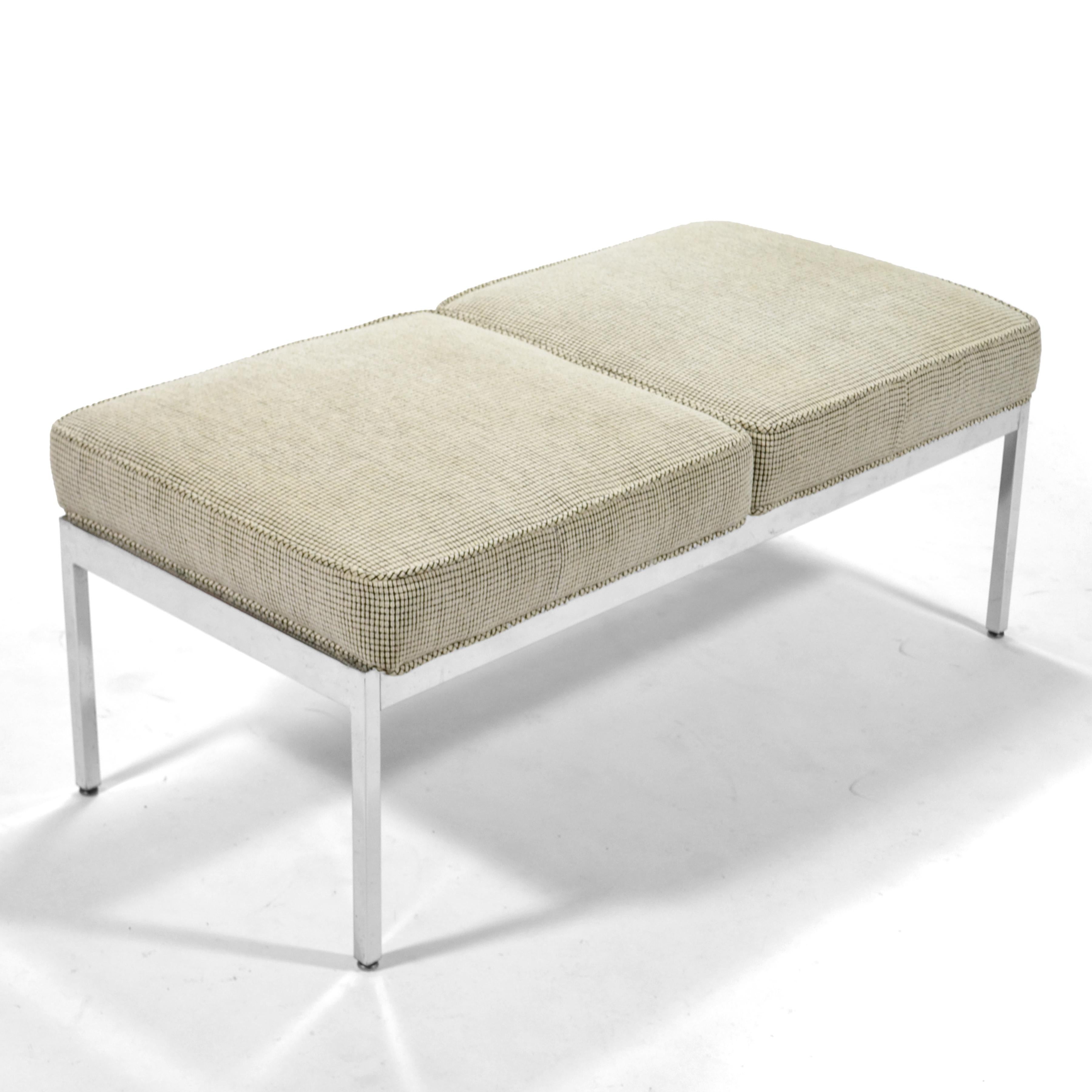 Fin du 20e siècle Banc Steelcase à la manière de Florence Knoll en vente