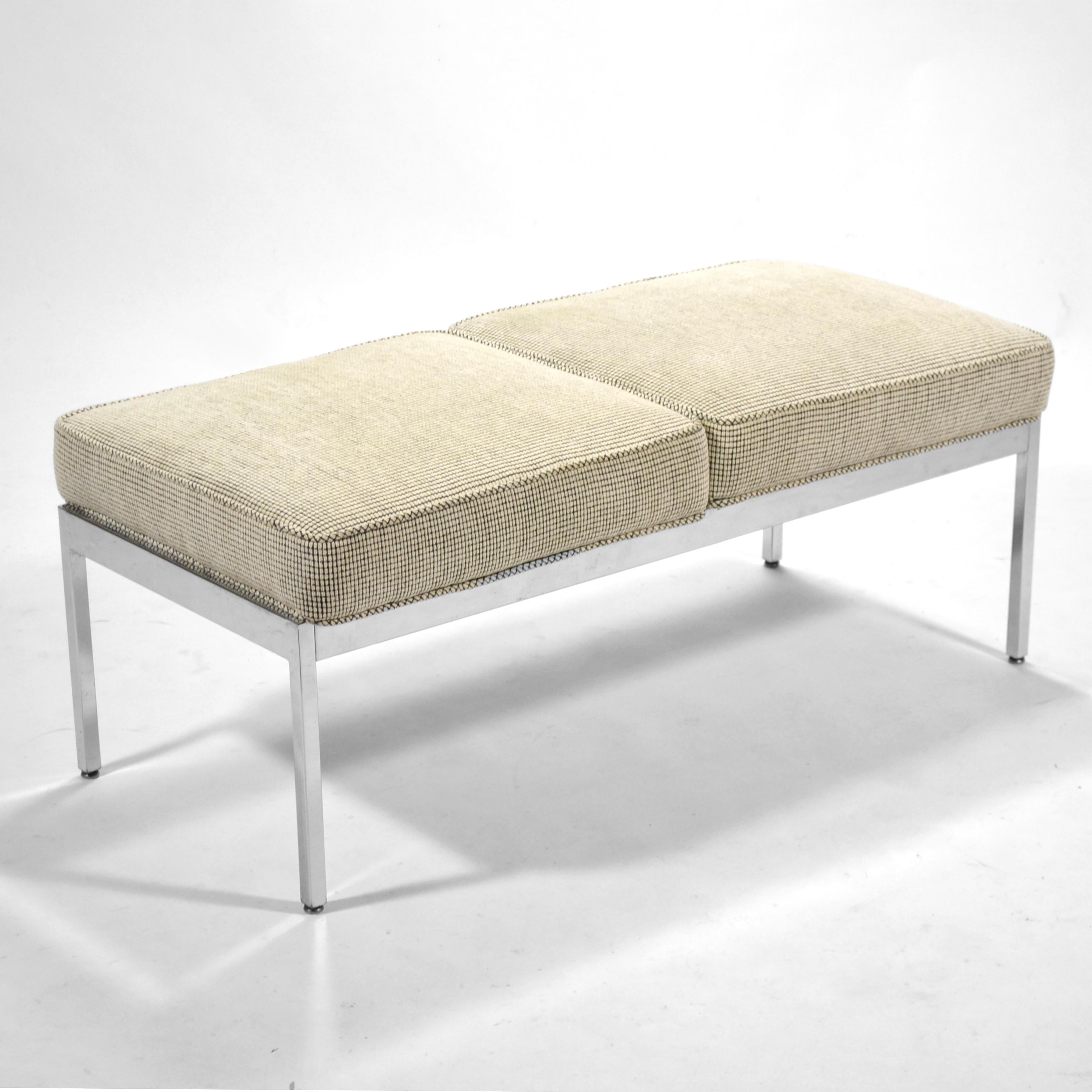 Banc Steelcase à la manière de Florence Knoll en vente 1
