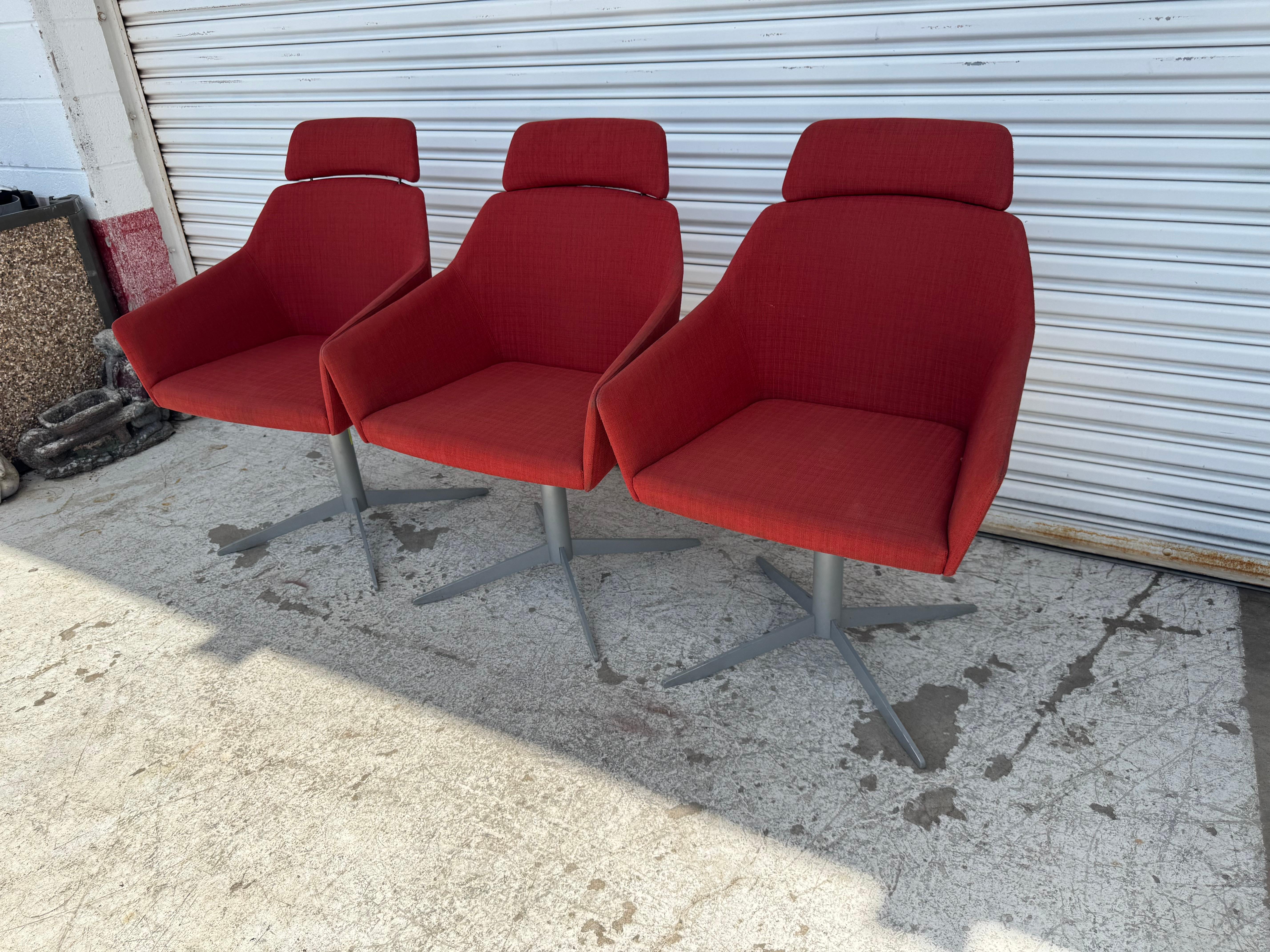 Moderne Steelcase Coalaese Swivel Chairs (3 disponibles) en vente