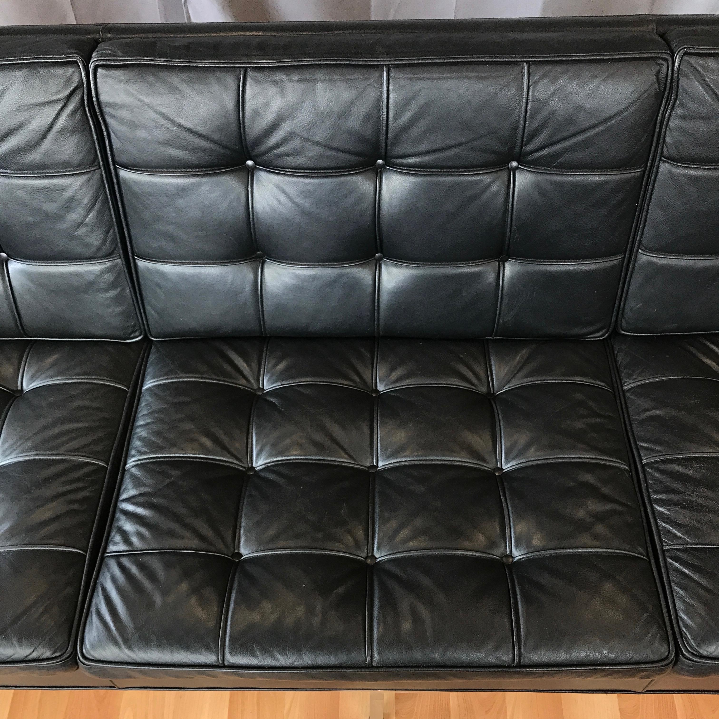 Steelcase Florence Knoll-Style Extra-Long Tufted Black Leather Sofa, 1960s 2