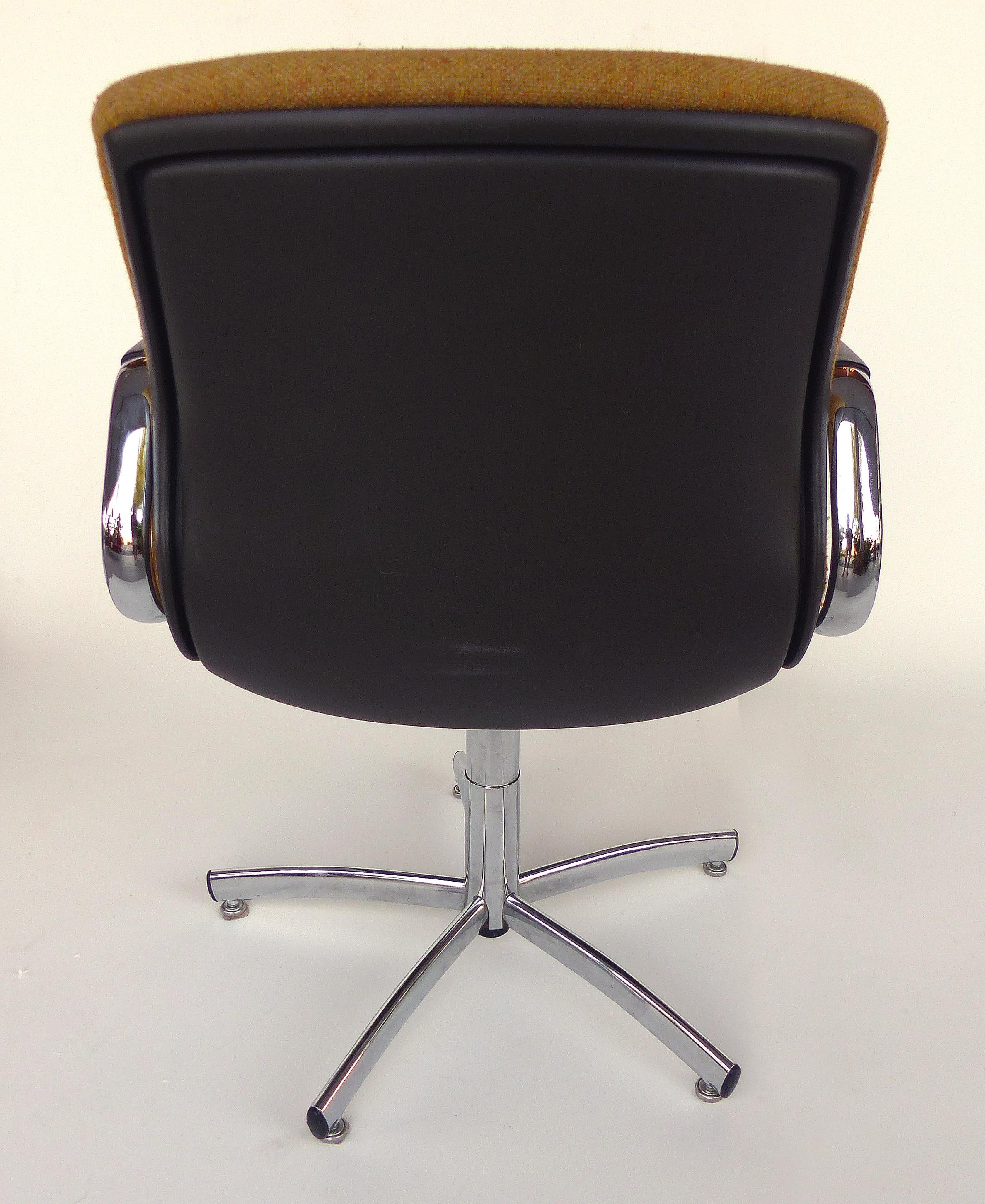 Steelcase Furniture Company Adjustable Swivel and Tilting Armchair, 1982 2