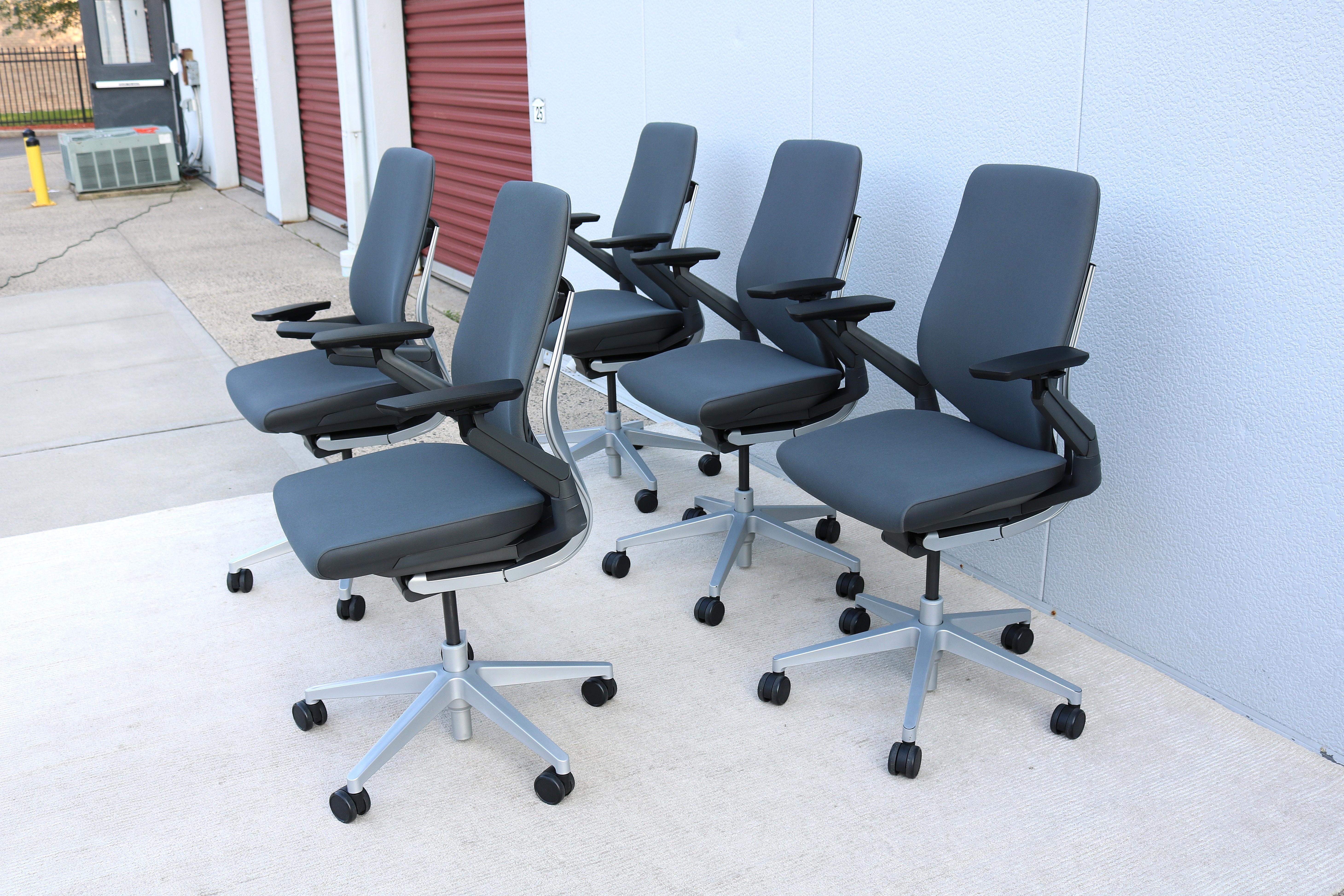 Steelcase Gesture Ergonomic Adjustable Office Desk Chair Gray Fabric 6 Available For Sale 4