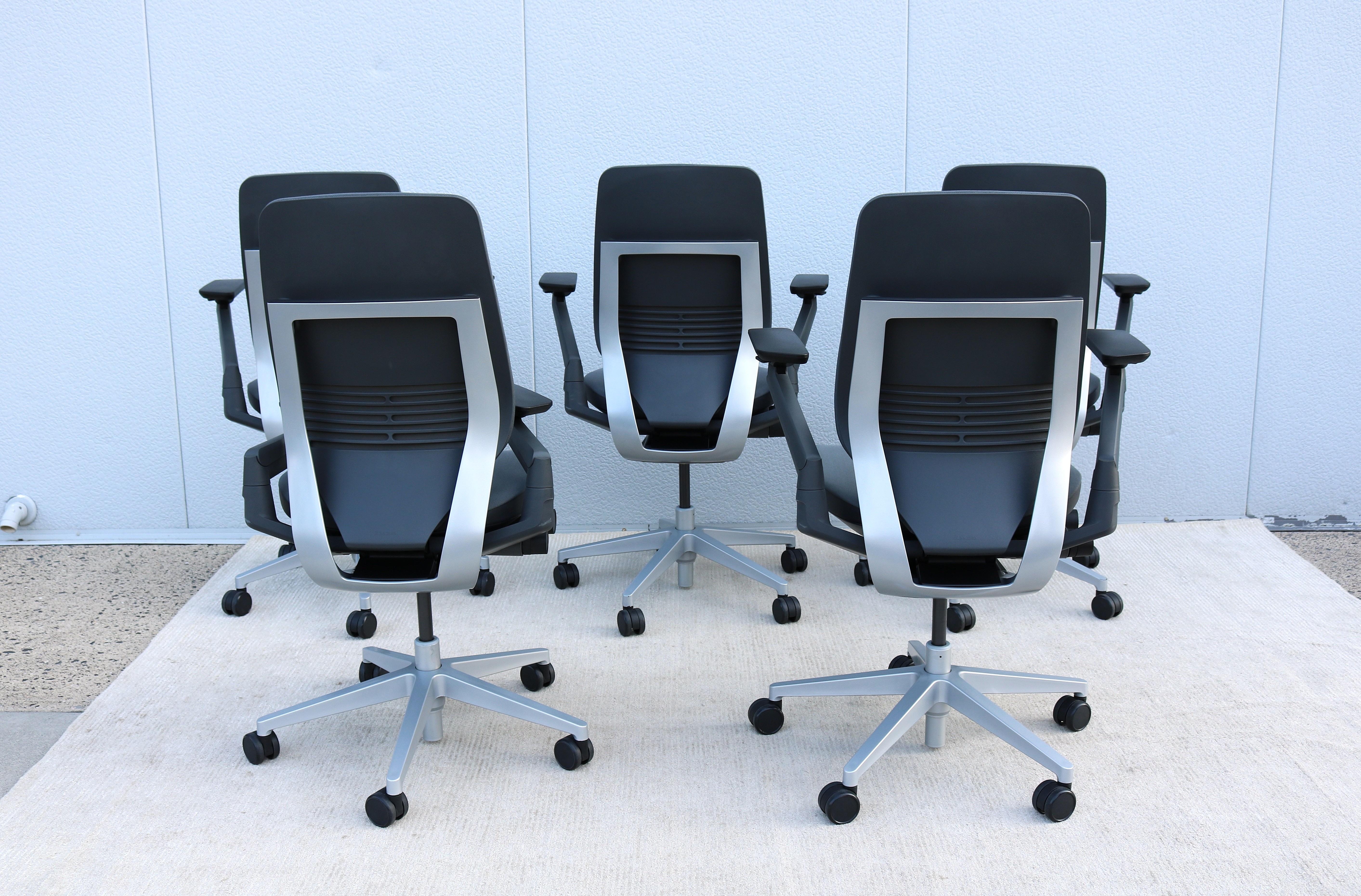 Steelcase Gesture Ergonomic Adjustable Office Desk Chair Gray Fabric 6 Available For Sale 6