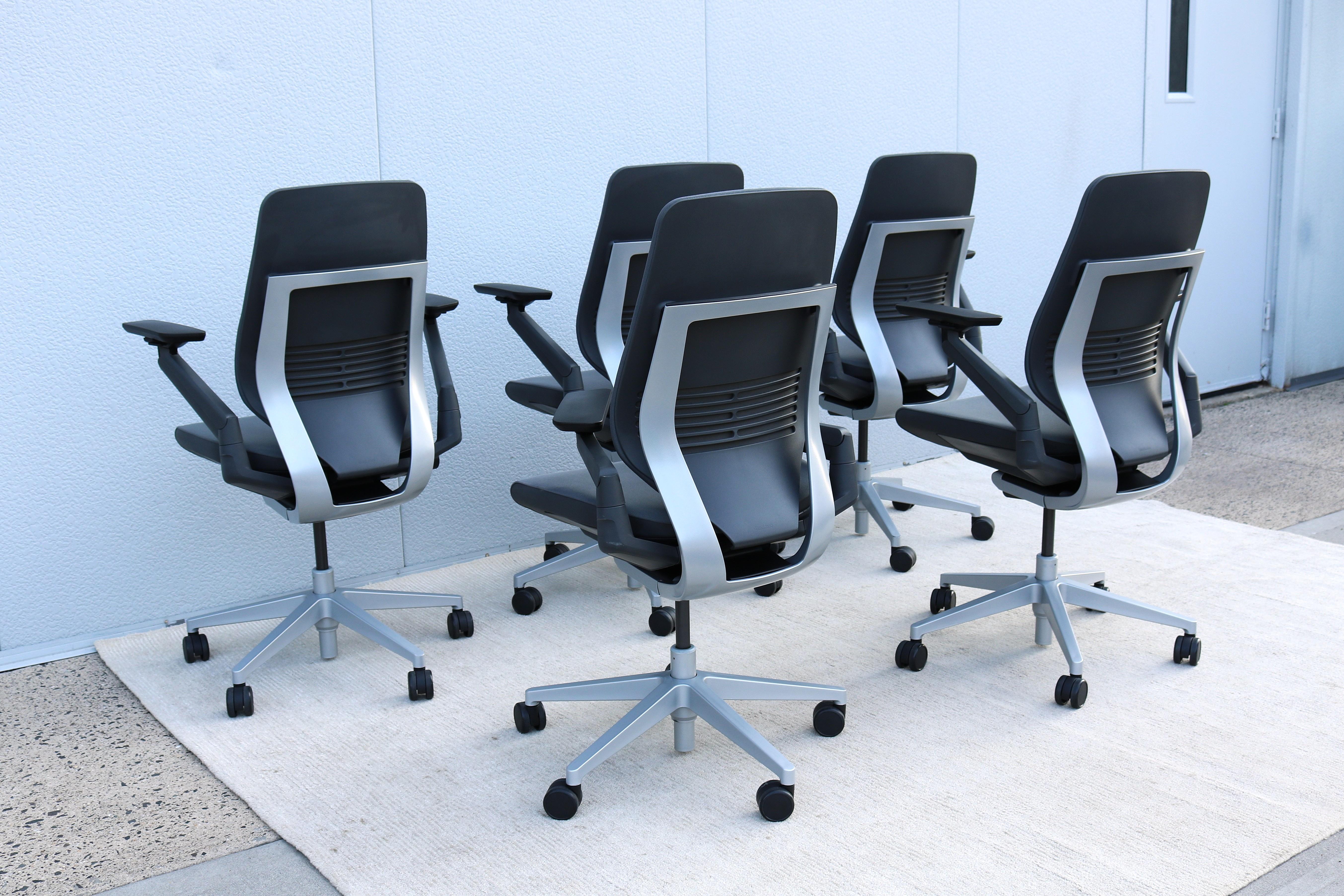 Steelcase Gesture Ergonomic Adjustable Office Desk Chair Gray Fabric 6 Available For Sale 8
