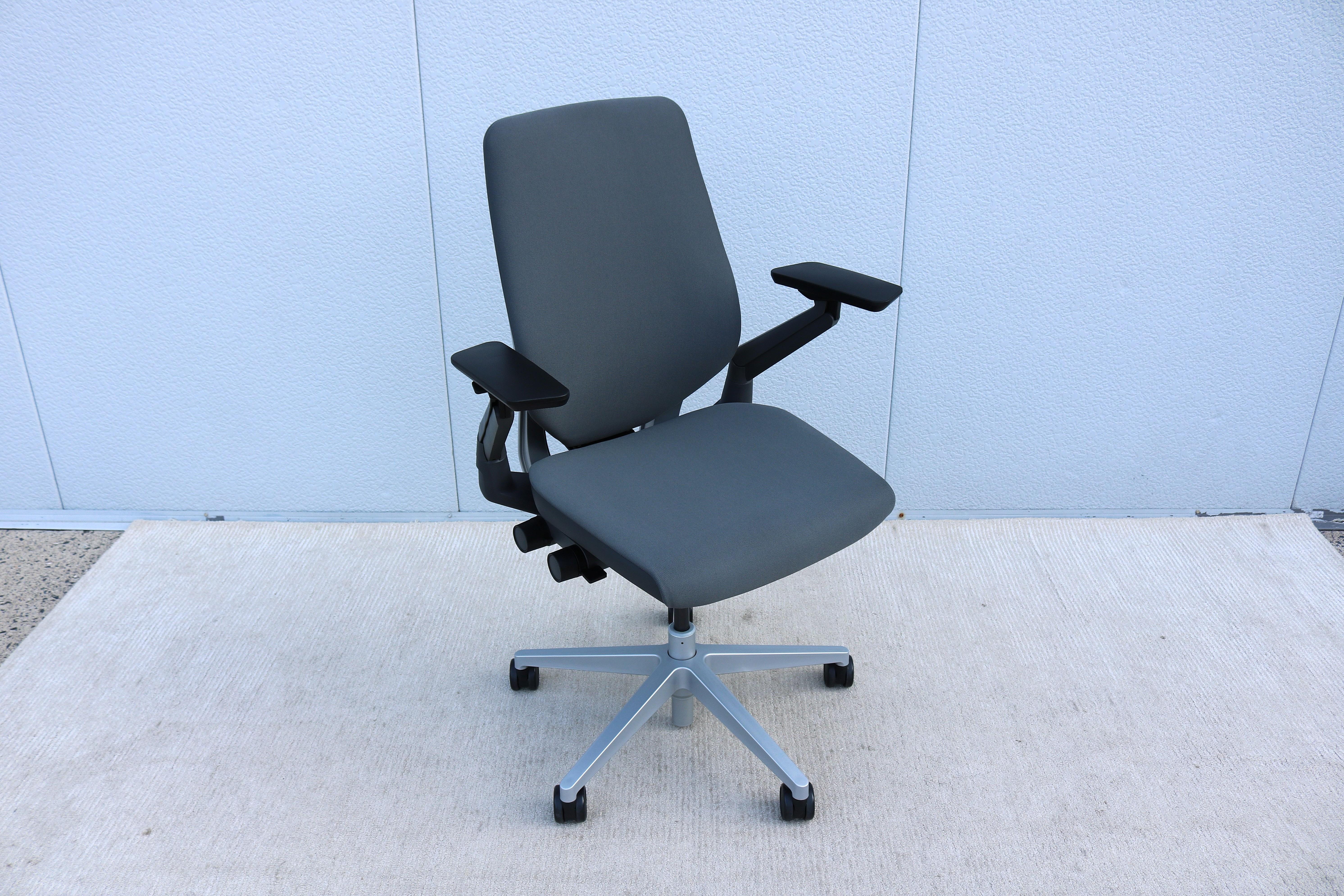 Modern Steelcase Gesture Ergonomic Adjustable Office Desk Chair Gray Fabric 6 Available For Sale