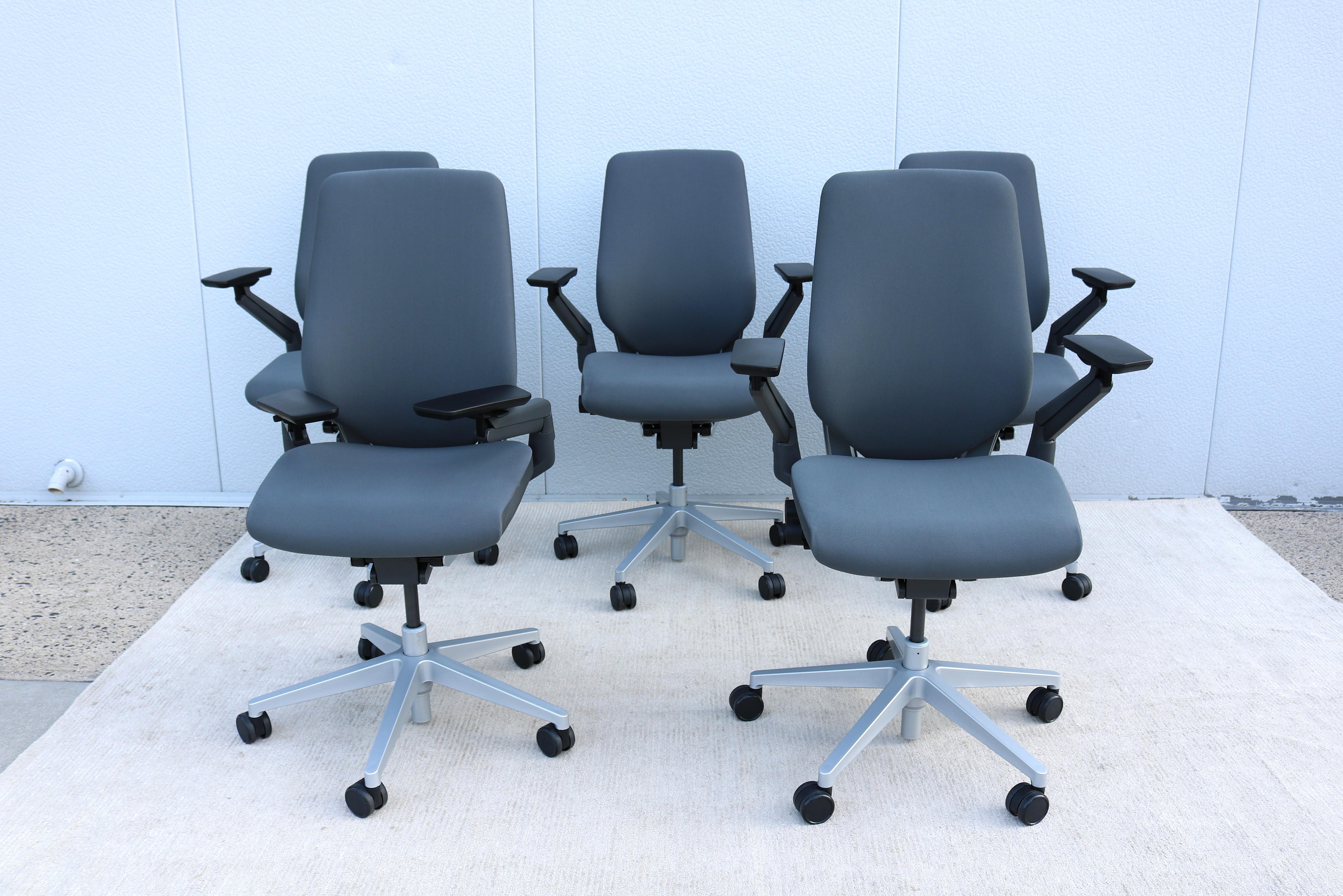 Steelcase Gesture Ergonomic Adjustable Office Desk Chair Gray Fabric 6 Available For Sale 1