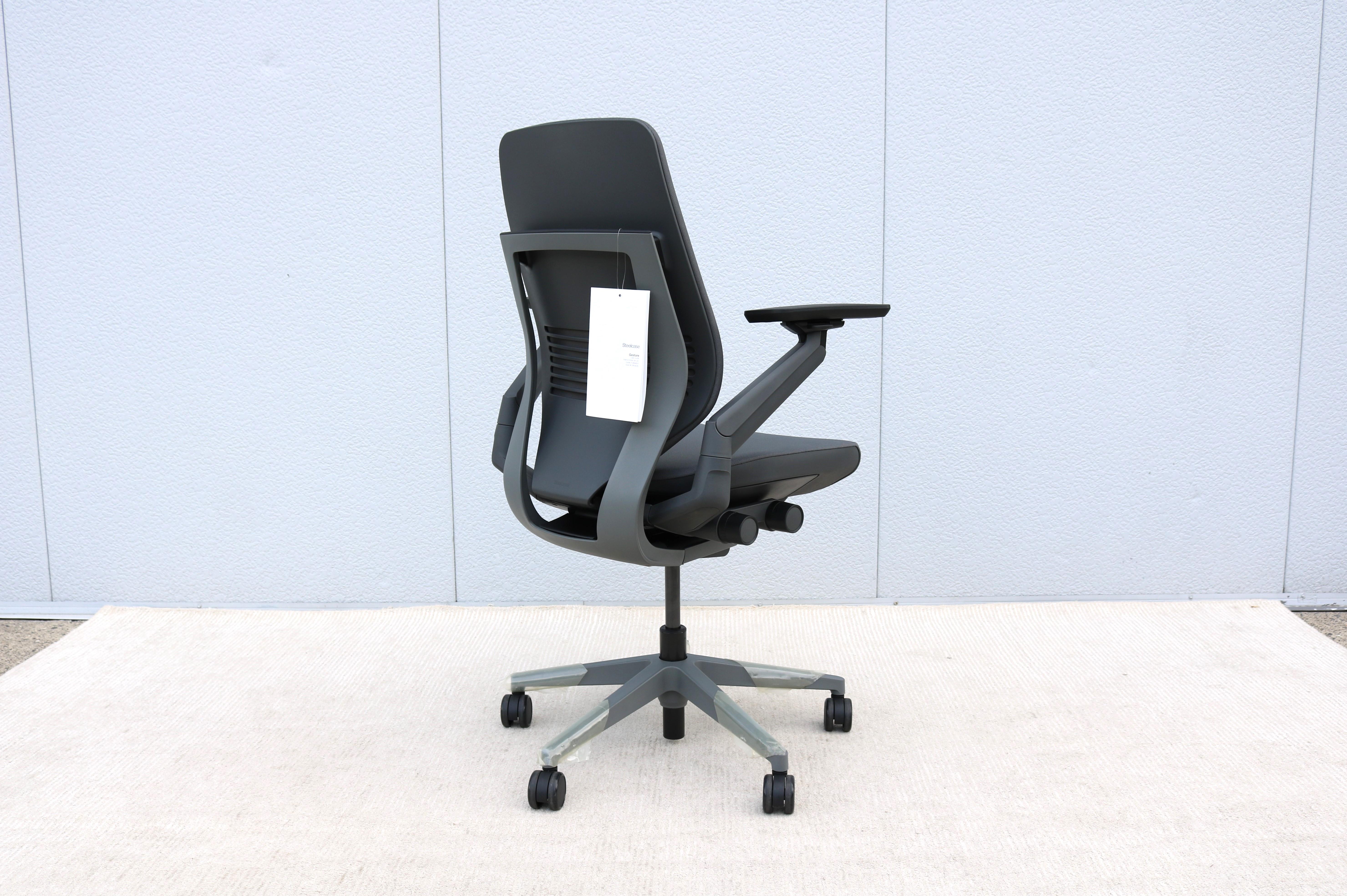 Steelcase Gesture Ergonomic Adjustable Office Desk Chair Gray Fabric, Brand New For Sale 5