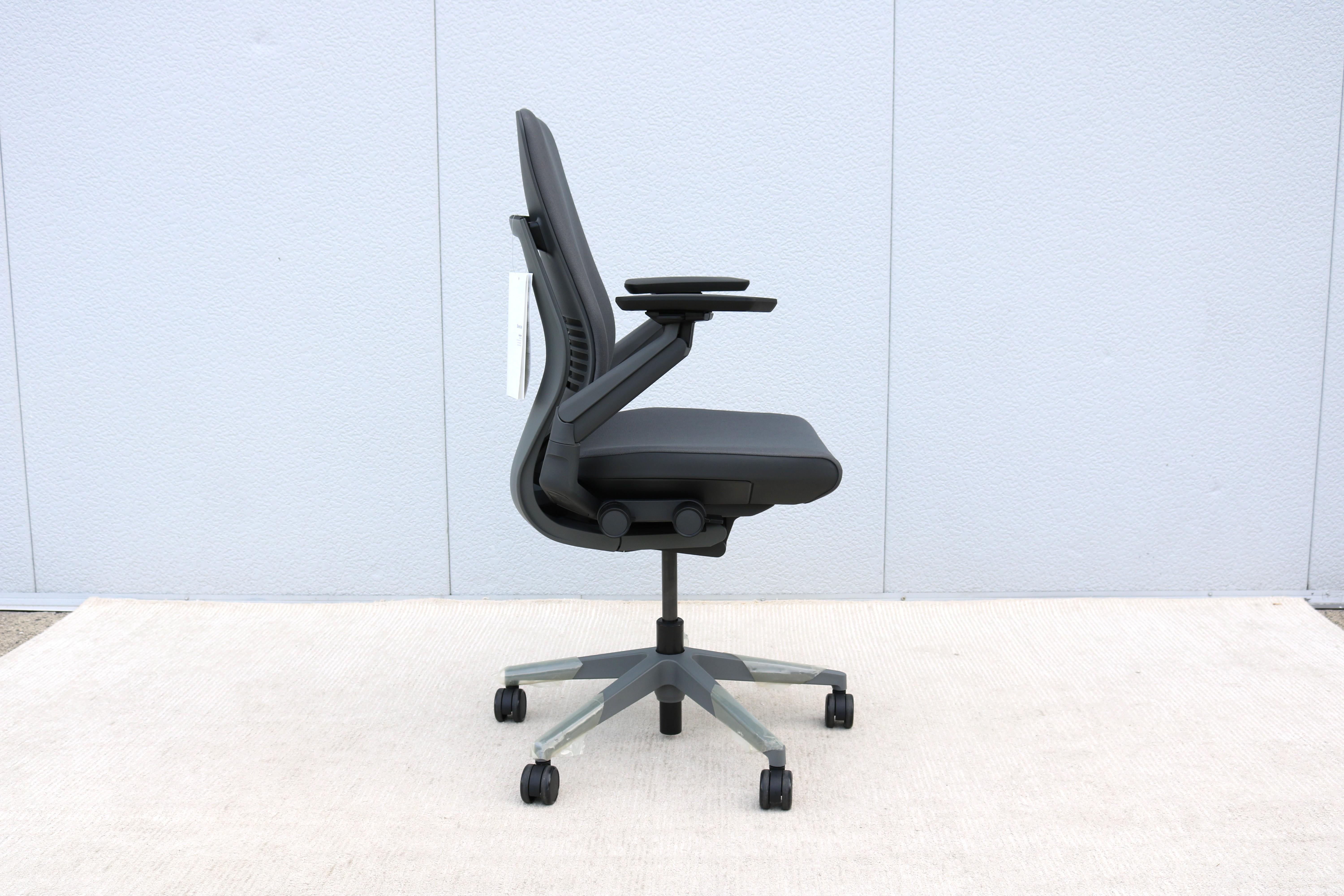 Steelcase Gesture Ergonomic Adjustable Office Desk Chair Gray Fabric, Brand New For Sale 6