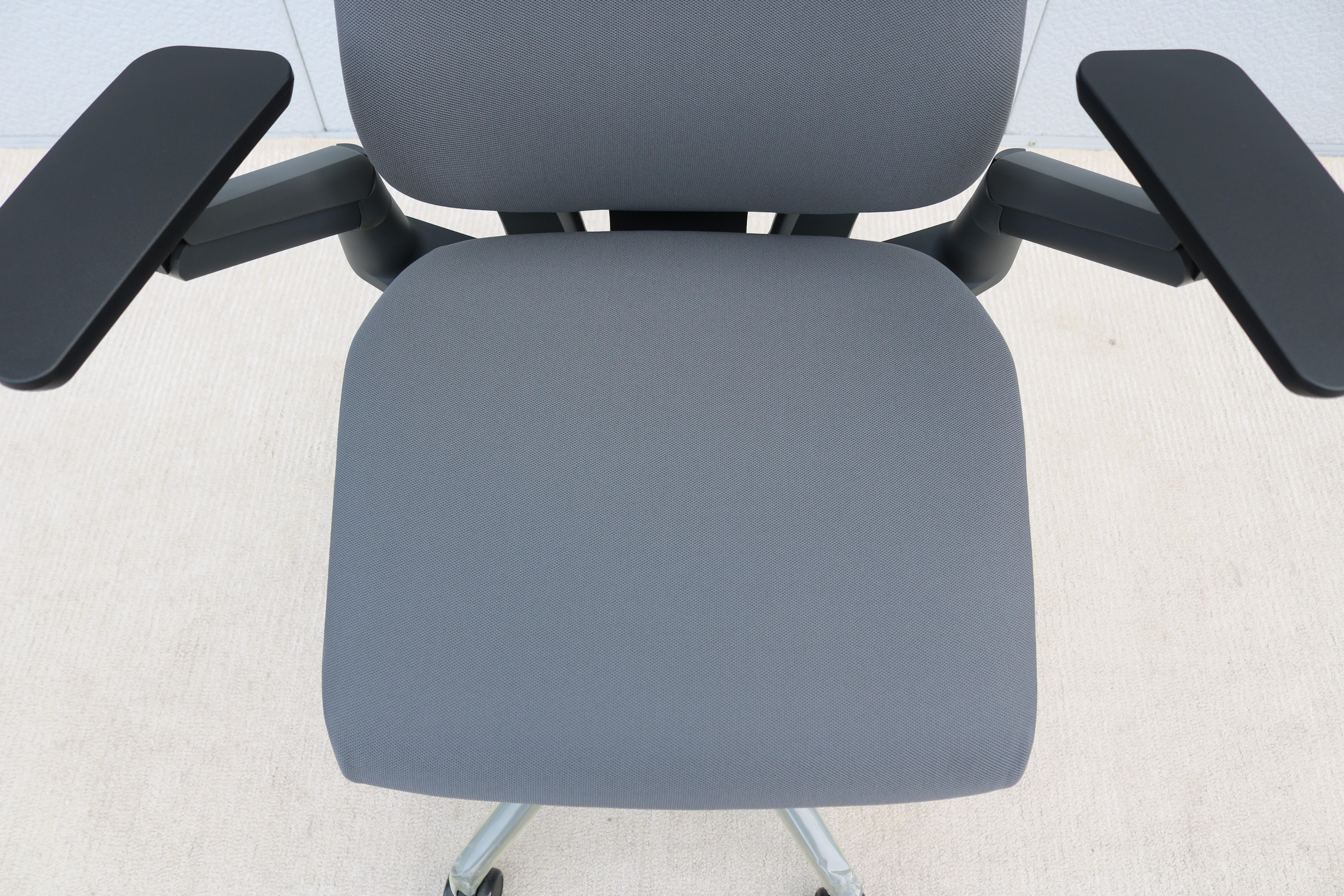 Steelcase Gesture Ergonomic Adjustable Office Desk Chair Gray Fabric, Brand New For Sale 9