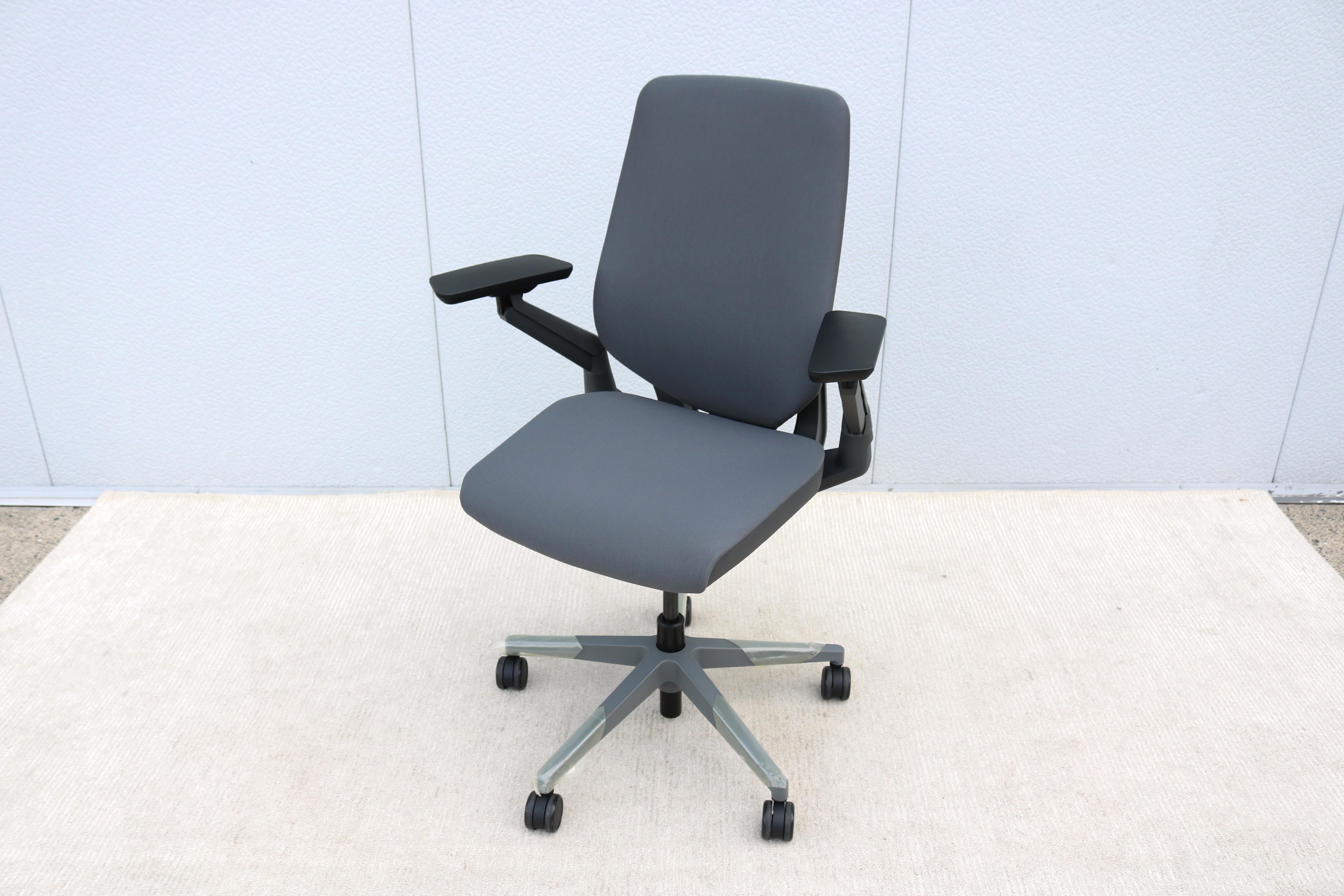 Contemporary Steelcase Gesture Ergonomic Adjustable Office Desk Chair Gray Fabric, Brand New For Sale