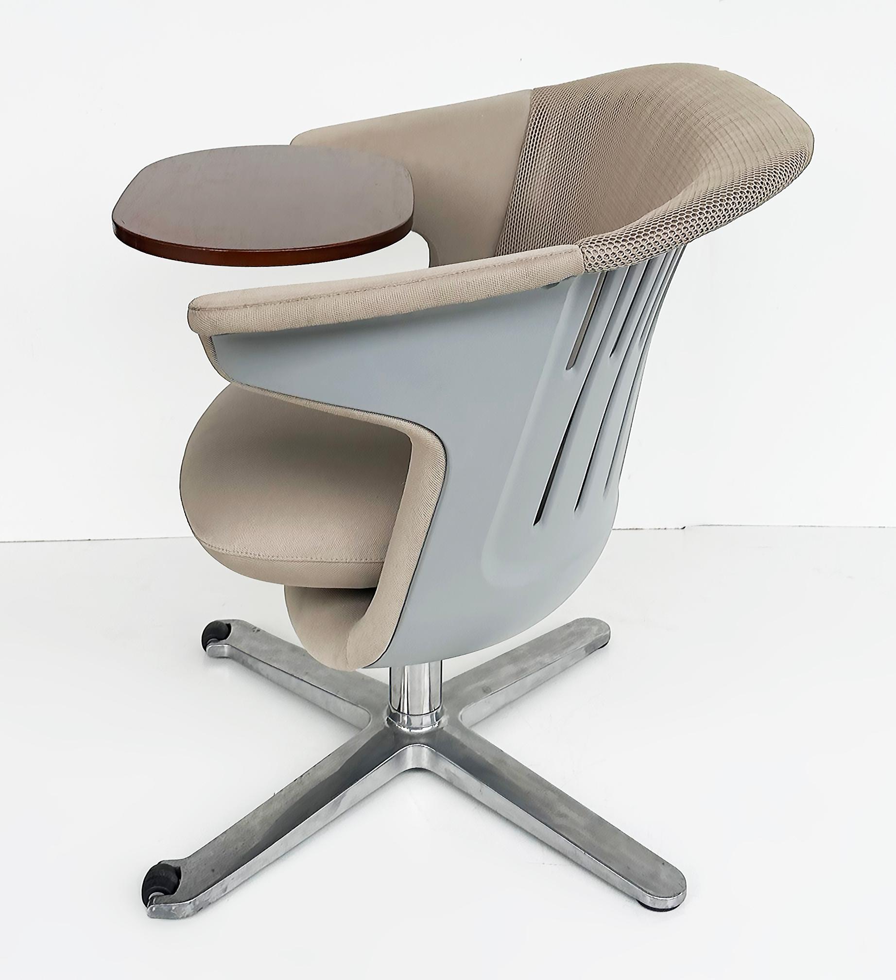 Steelcase i2i Ergonomic Dual Swivel Graphite Lounge Chair with Writing Tablet For Sale 1