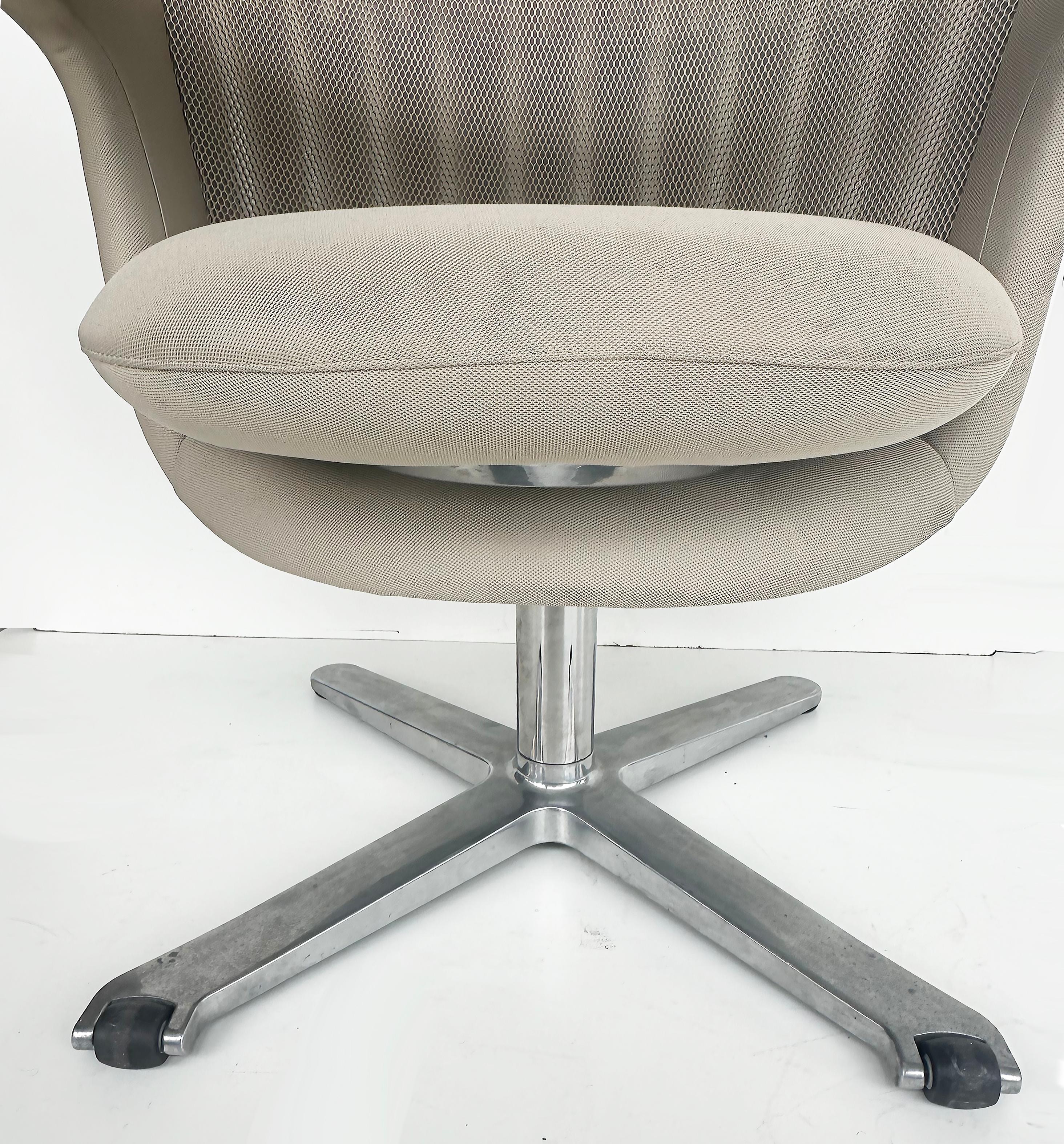 Steelcase i2i Ergonomic Dual Swivel Graphite Lounge Chair with Writing Tablet For Sale 2