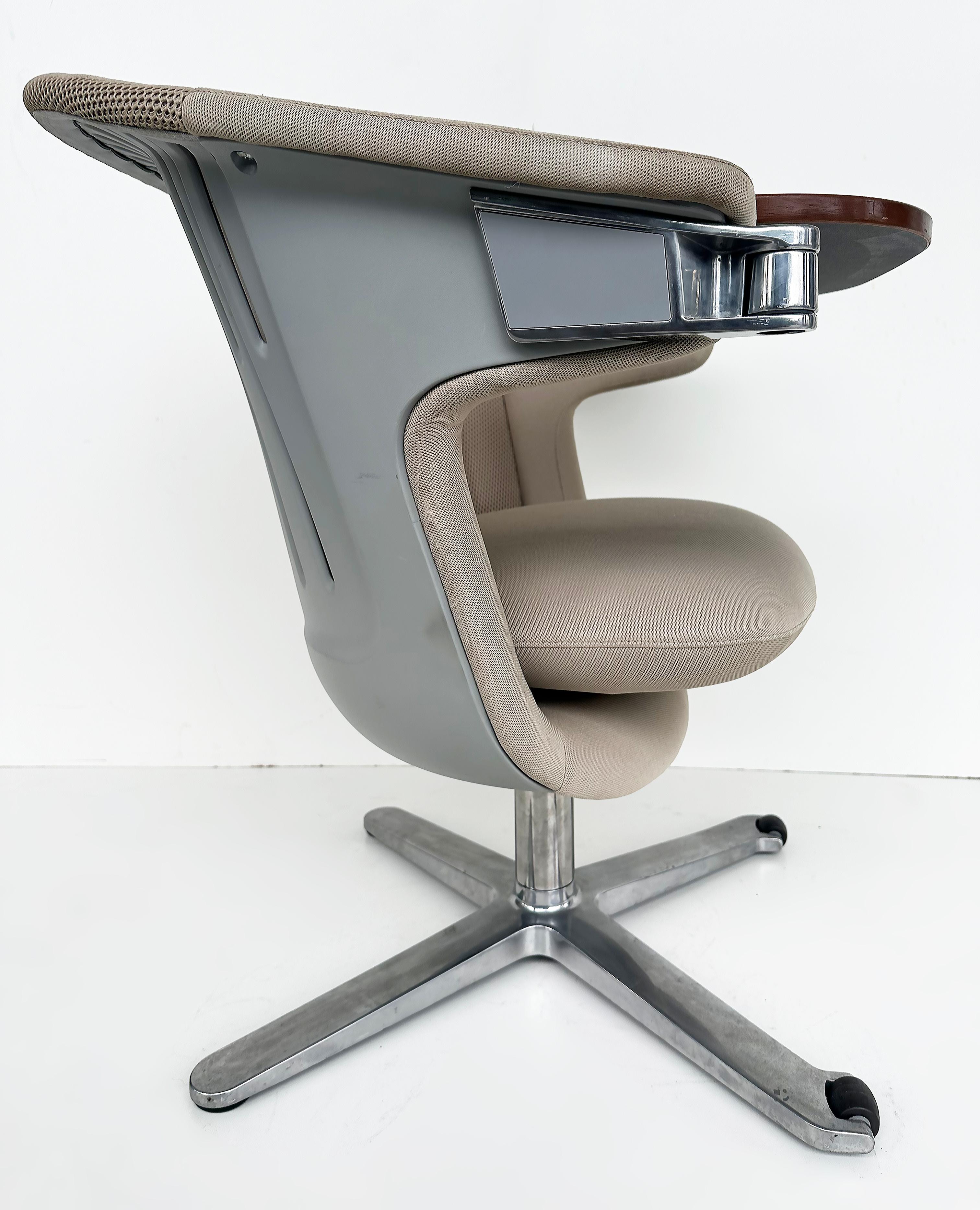 American Steelcase i2i Ergonomic Dual Swivel Graphite Lounge Chair with Writing Tablet