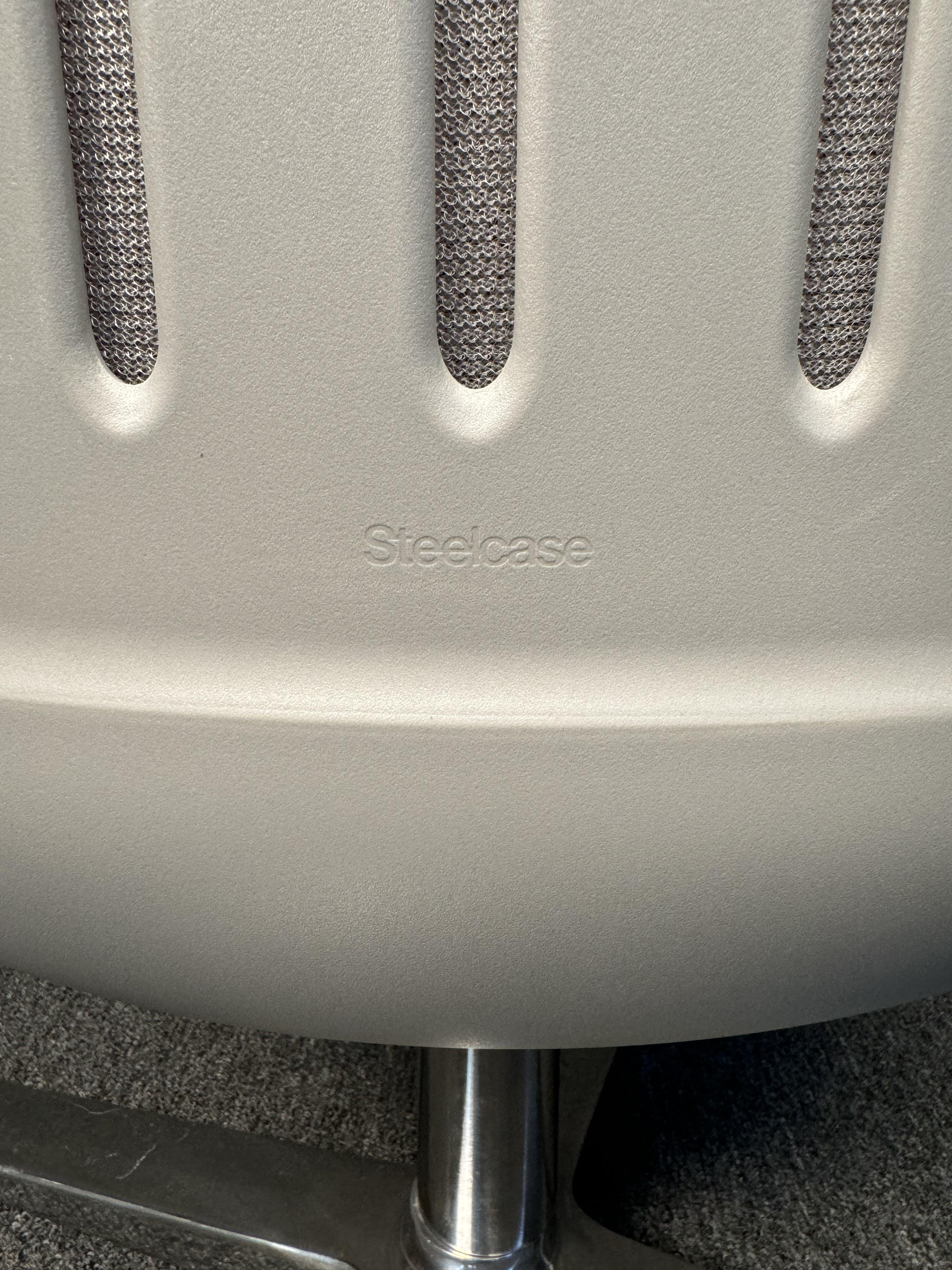 Steelcase i2i Drehstuhl (21. Jahrhundert und zeitgenössisch) im Angebot