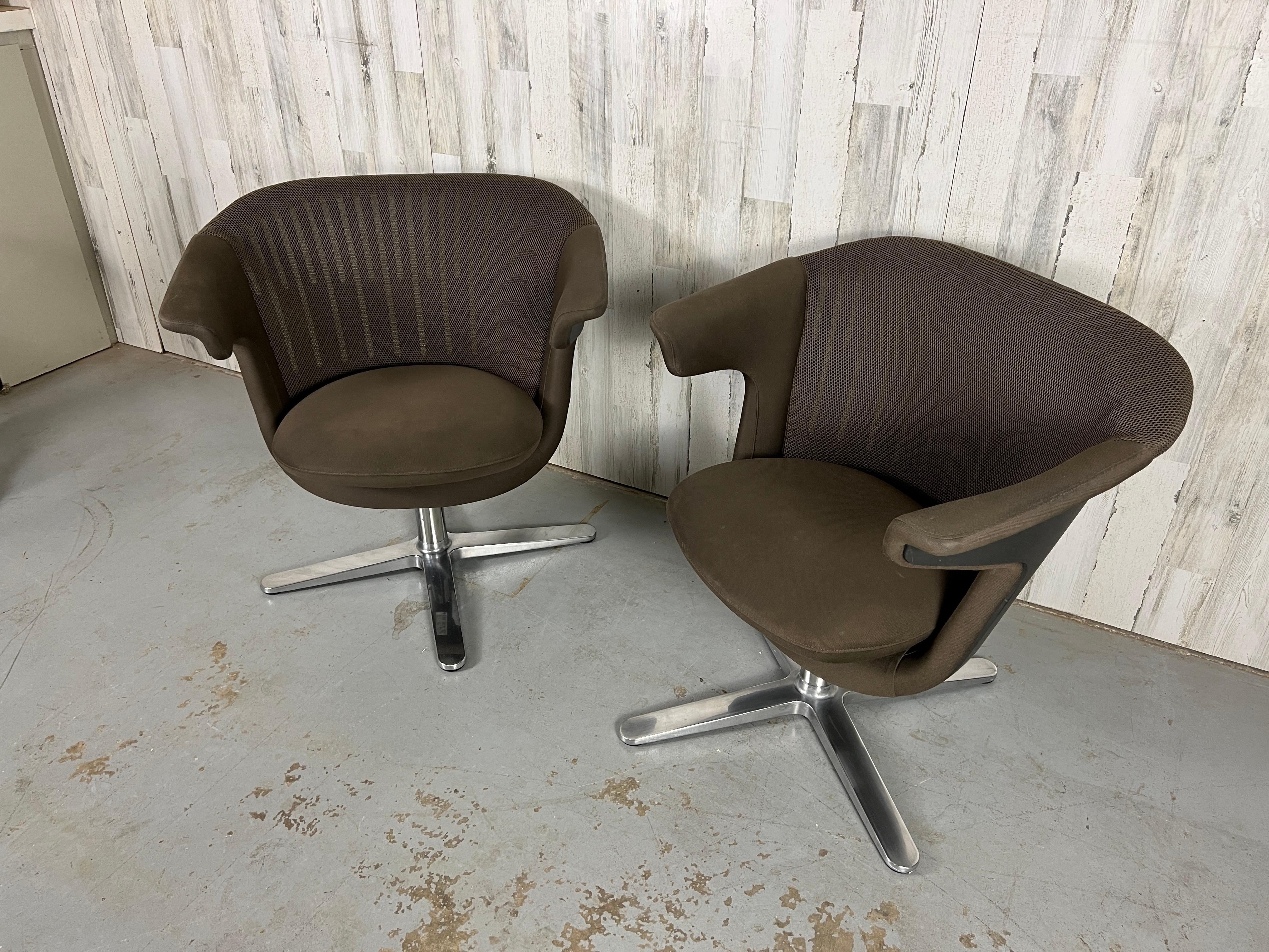 Steelcase  i2i Swivel Club Chairs  For Sale 1