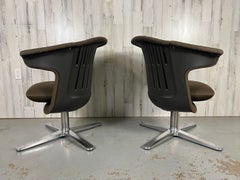Steelcase  i2i Swivel Club Chairs