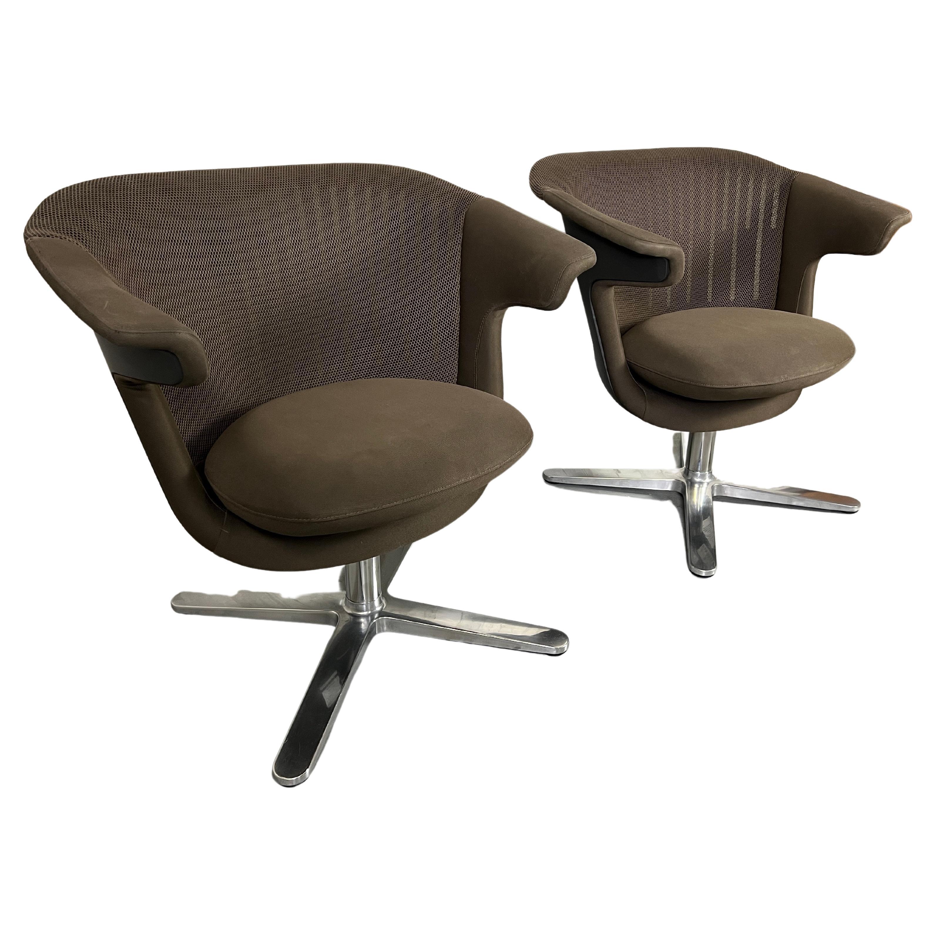 Steelcase  i2i Swivel Club Chairs  For Sale