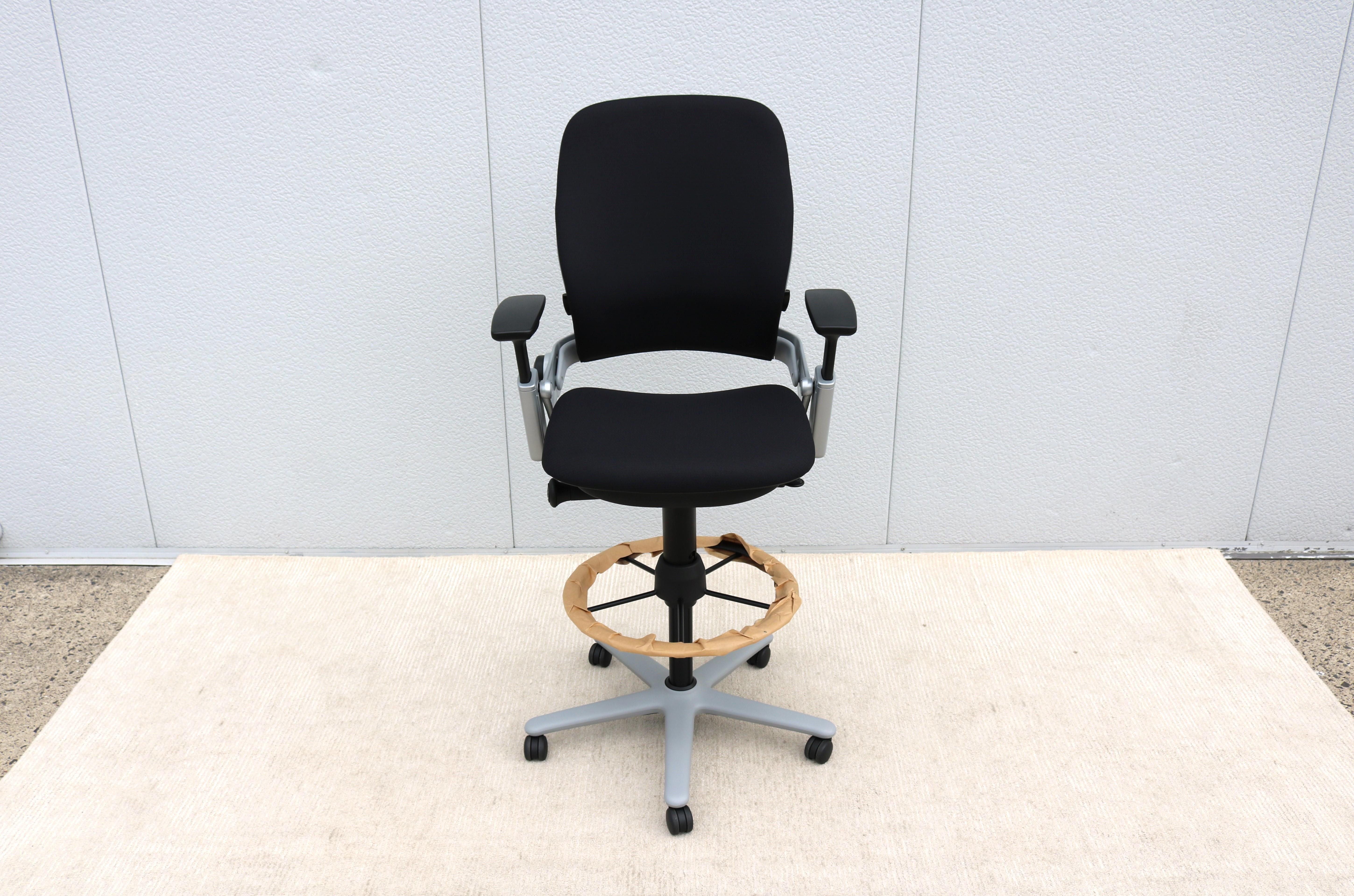 Steelcase Leap Silla Ergonómica Taburete de Tejido Negro Totalmente Ajustable, Nueva a Estrenar en Nuevo Estado en Secaucus, NJ