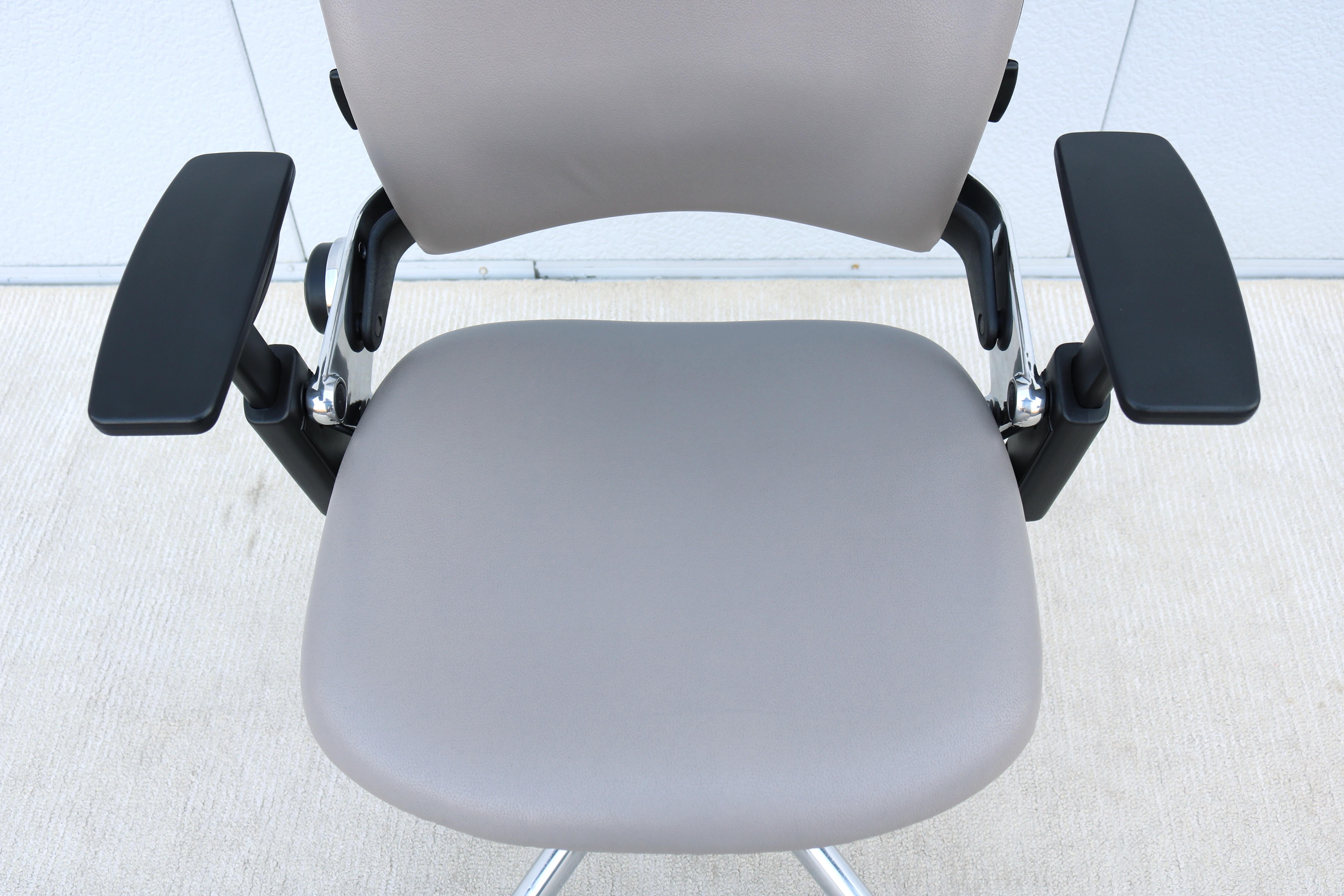 Steelcase Leap V2 Ergonomischer Bürostuhl in Beige Leder, voll verstellbar im Angebot 8