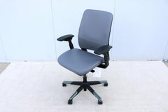 Steelcase New Amia Executive Ergonomic Office Chair Gray Vinyl, Fully Adjustable